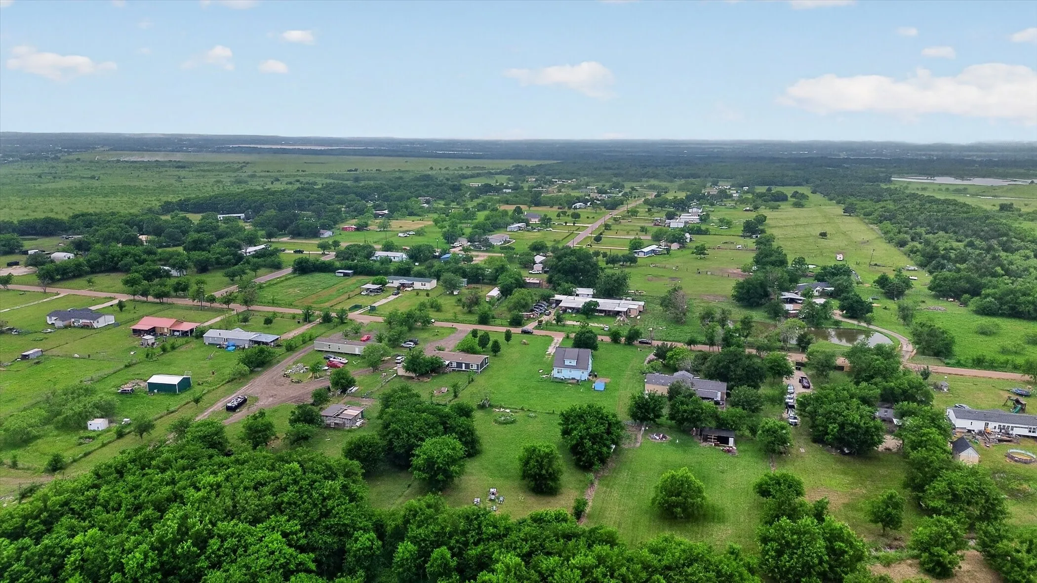Single Family Residence For Sale in Kaufman County , 1284 County Road 101, Kaufman, Texas 75142, 3 Bedroom, 3 Bathroom, Garage spaces, 1,683 Sqft, built in 2005, Preowned, mls#21254591, Real Estate Agent in Kaufman, Homes For Sale in Kaufman county, Homes For Sale in Kaufman, Realtor in Kaufman Texas, Real Estate Brokerage Independent Realty Texas, Luminita Cordes Realtor