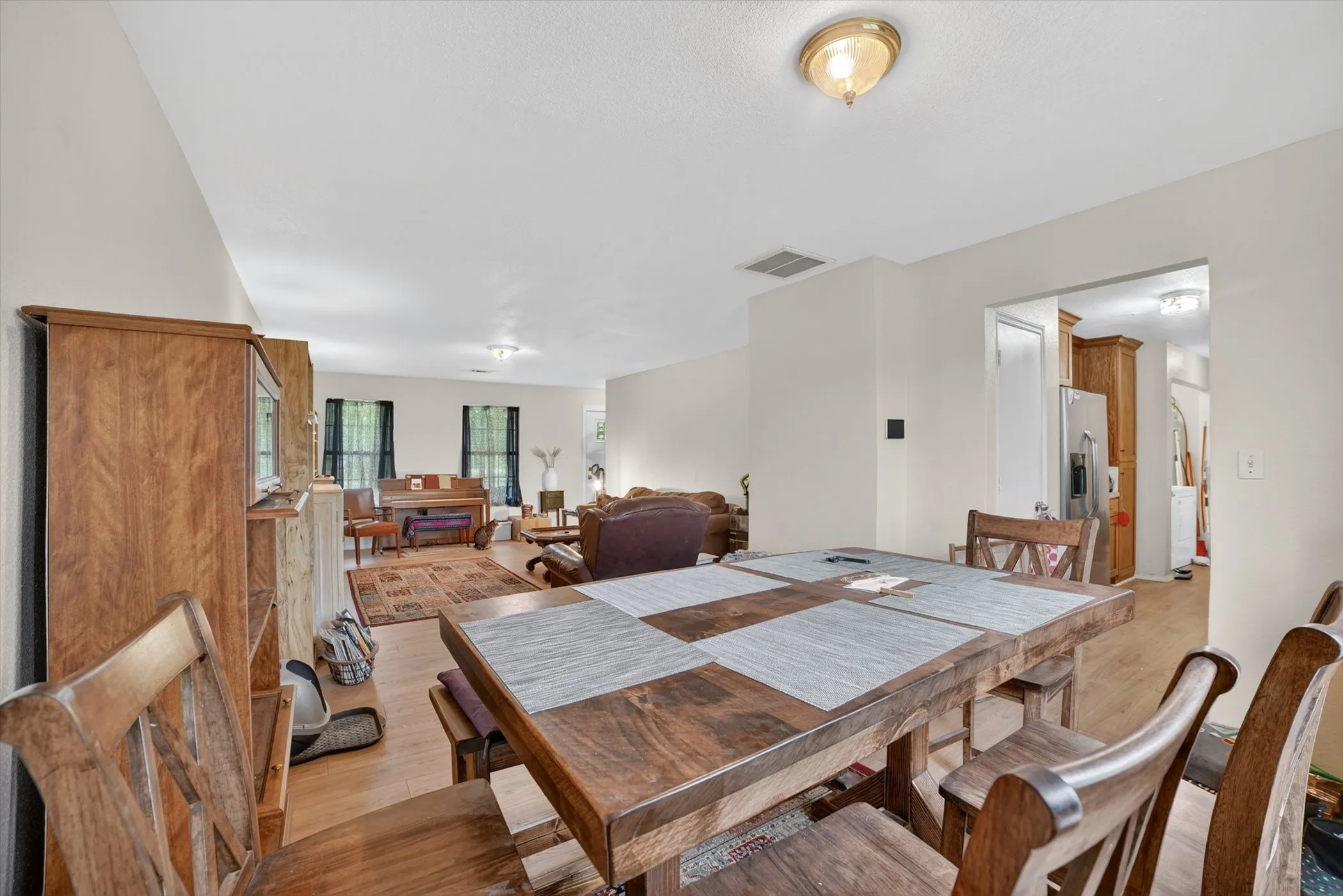 Single Family Residence For Sale in Kaufman County , 1284 County Road 101, Kaufman, Texas 75142, 3 Bedroom, 3 Bathroom, Garage spaces, 1,683 Sqft, built in 2005, Preowned, mls#21254591, Real Estate Agent in Kaufman, Homes For Sale in Kaufman county, Homes For Sale in Kaufman, Realtor in Kaufman Texas, Real Estate Brokerage Independent Realty Texas, Luminita Cordes Realtor