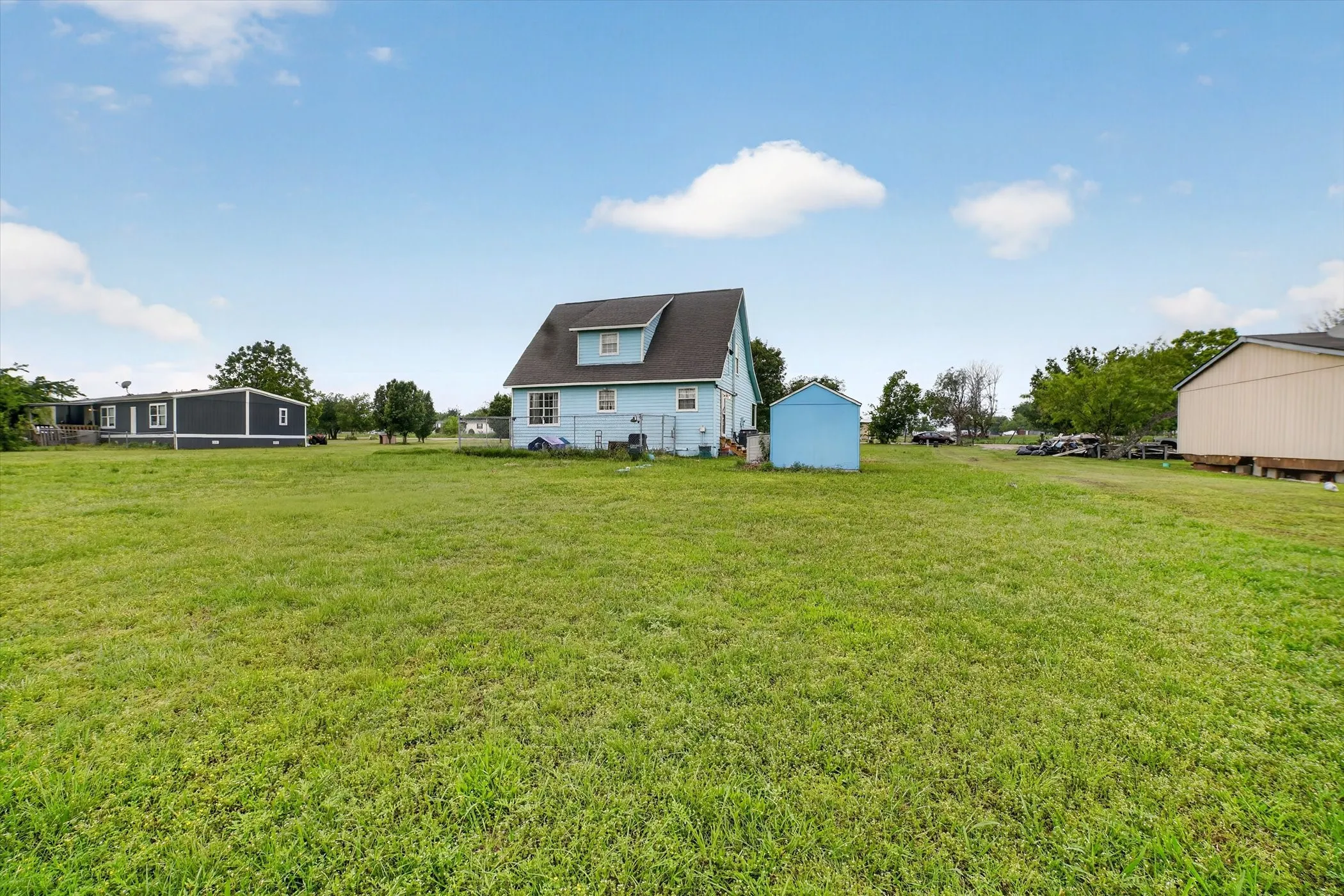 Single Family Residence For Sale in Kaufman County , 1284 County Road 101, Kaufman, Texas 75142, 3 Bedroom, 3 Bathroom, Garage spaces, 1,683 Sqft, built in 2005, Preowned, mls#21254591, Real Estate Agent in Kaufman, Homes For Sale in Kaufman county, Homes For Sale in Kaufman, Realtor in Kaufman Texas, Real Estate Brokerage Independent Realty Texas, Luminita Cordes Realtor