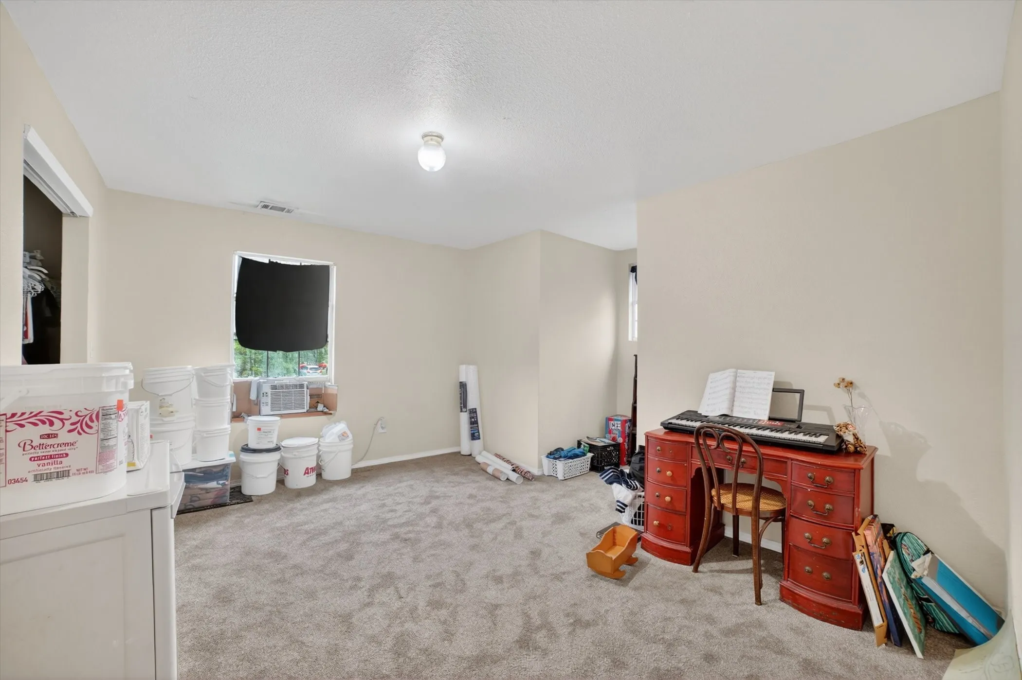 Single Family Residence For Sale in Kaufman County , 1284 County Road 101, Kaufman, Texas 75142, 3 Bedroom, 3 Bathroom, Garage spaces, 1,683 Sqft, built in 2005, Preowned, mls#21254591, Real Estate Agent in Kaufman, Homes For Sale in Kaufman county, Homes For Sale in Kaufman, Realtor in Kaufman Texas, Real Estate Brokerage Independent Realty Texas, Luminita Cordes Realtor