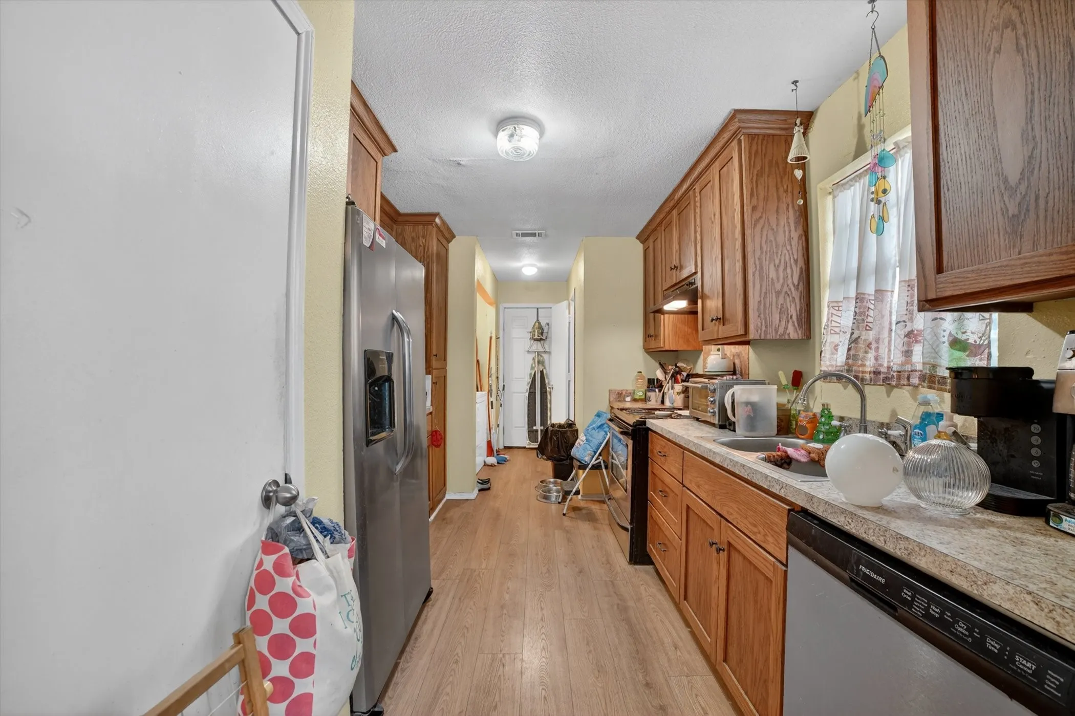 Single Family Residence For Sale in Kaufman County , 1284 County Road 101, Kaufman, Texas 75142, 3 Bedroom, 3 Bathroom, Garage spaces, 1,683 Sqft, built in 2005, Preowned, mls#21254591, Real Estate Agent in Kaufman, Homes For Sale in Kaufman county, Homes For Sale in Kaufman, Realtor in Kaufman Texas, Real Estate Brokerage Independent Realty Texas, Luminita Cordes Realtor