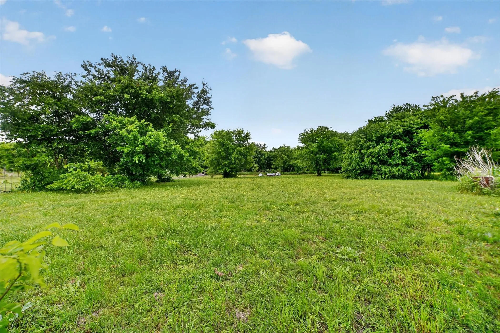 Single Family Residence For Sale in Kaufman County , 1284 County Road 101, Kaufman, Texas 75142, 3 Bedroom, 3 Bathroom, Garage spaces, 1,683 Sqft, built in 2005, Preowned, mls#21254591, Real Estate Agent in Kaufman, Homes For Sale in Kaufman county, Homes For Sale in Kaufman, Realtor in Kaufman Texas, Real Estate Brokerage Independent Realty Texas, Luminita Cordes Realtor