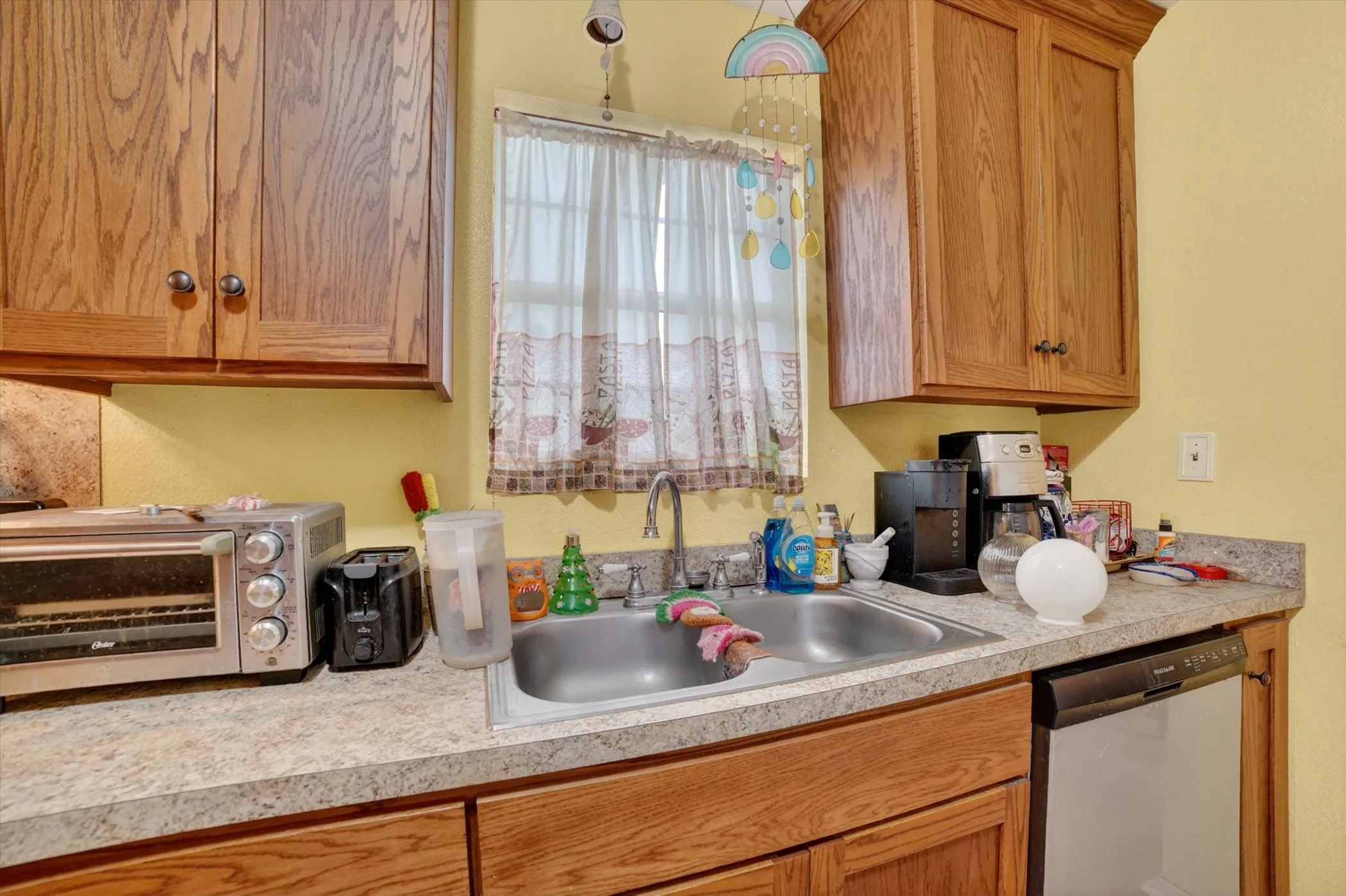 Single Family Residence For Sale in Kaufman County , 1284 County Road 101, Kaufman, Texas 75142, 3 Bedroom, 3 Bathroom, Garage spaces, 1,683 Sqft, built in 2005, Preowned, mls#21254591, Real Estate Agent in Kaufman, Homes For Sale in Kaufman county, Homes For Sale in Kaufman, Realtor in Kaufman Texas, Real Estate Brokerage Independent Realty Texas, Luminita Cordes Realtor