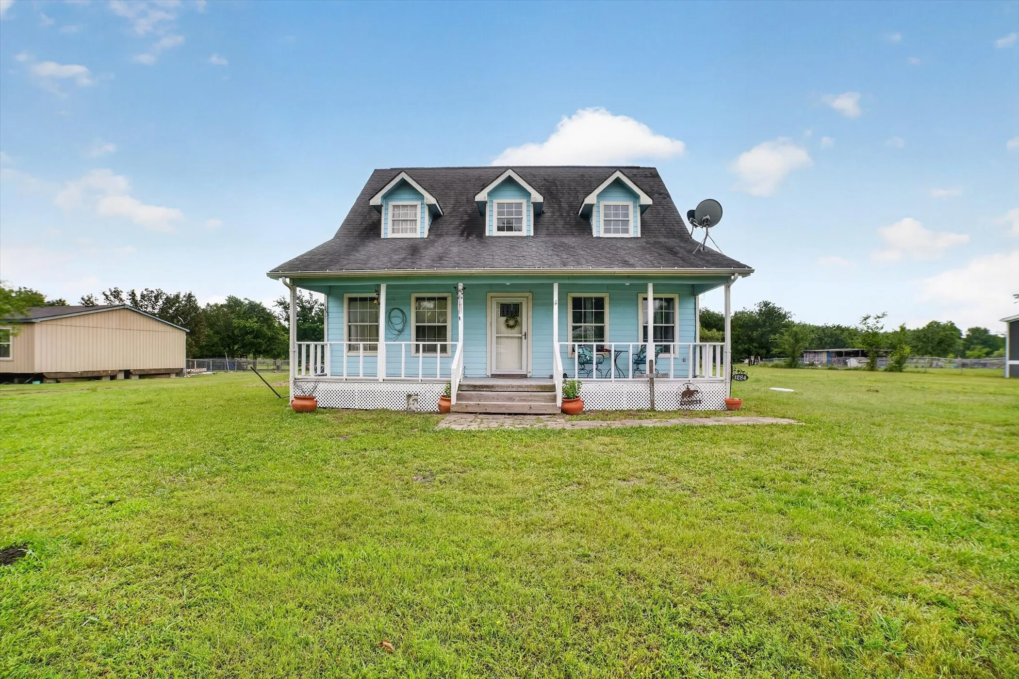 Single Family Residence For Sale in Kaufman County , 1284 County Road 101, Kaufman, Texas 75142, 3 Bedroom, 3 Bathroom, Garage spaces, 1,683 Sqft, built in 2005, Preowned, mls#21254591, Real Estate Agent in Kaufman, Homes For Sale in Kaufman county, Homes For Sale in Kaufman, Realtor in Kaufman Texas, Real Estate Brokerage Independent Realty Texas, Luminita Cordes Realtor