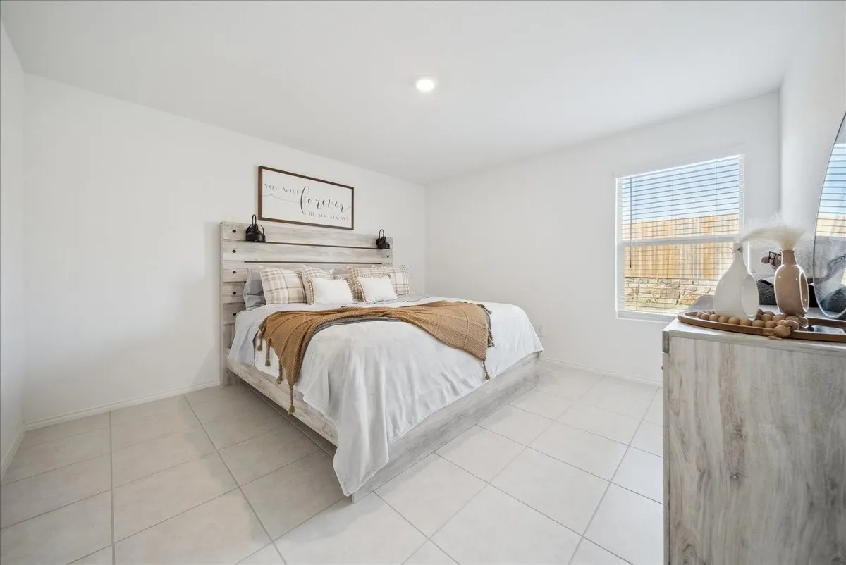 Single Family Residence For Sale in Dallas County , 1005 Crestview Drive, Hutchins, Texas 75141, 3 Bedroom, 2 Bathroom, 2 Garage spaces, 1,302 Sqft, built in 2022, Preowned, mls#21253462, Real Estate Agent in Hutchins, Homes For Sale in Dallas county, Homes For Sale in Hutchins, Realtor in Hutchins Texas, Real Estate Brokerage Independent Realty Texas, Luminita Cordes Realtor