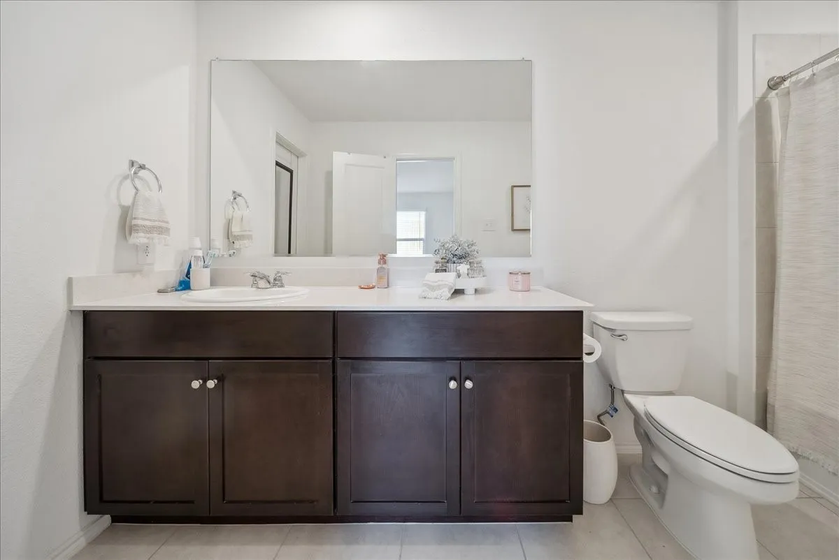 Single Family Residence For Sale in Dallas County , 1005 Crestview Drive, Hutchins, Texas 75141, 3 Bedroom, 2 Bathroom, 2 Garage spaces, 1,302 Sqft, built in 2022, Preowned, mls#21253462, Real Estate Agent in Hutchins, Homes For Sale in Dallas county, Homes For Sale in Hutchins, Realtor in Hutchins Texas, Real Estate Brokerage Independent Realty Texas, Luminita Cordes Realtor