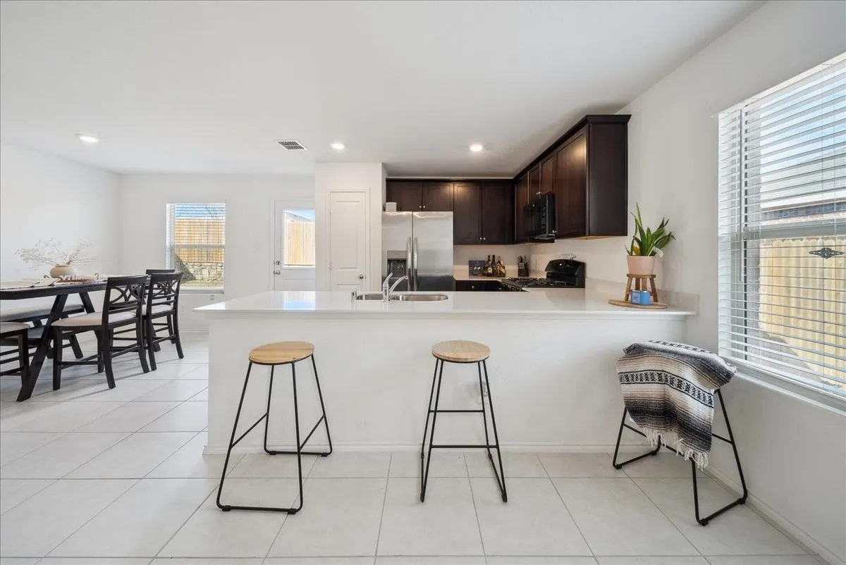 Single Family Residence For Sale in Dallas County , 1005 Crestview Drive, Hutchins, Texas 75141, 3 Bedroom, 2 Bathroom, 2 Garage spaces, 1,302 Sqft, built in 2022, Preowned, mls#21253462, Real Estate Agent in Hutchins, Homes For Sale in Dallas county, Homes For Sale in Hutchins, Realtor in Hutchins Texas, Real Estate Brokerage Independent Realty Texas, Luminita Cordes Realtor
