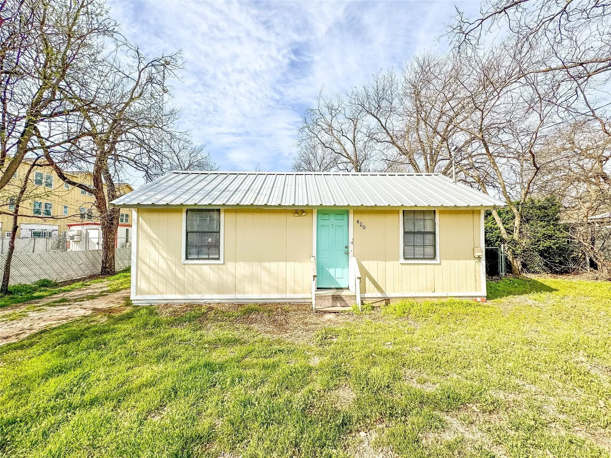 Single Family Residence For Sale in Erath County , 420 S Lillian Street, Stephenville, Texas 76401, 3 Bedroom, 1 Bathroom, Garage spaces, 1,064 Sqft, built in 1910, Preowned, mls#21254785, Real Estate Agent in Stephenville, Homes For Sale in Erath county, Homes For Sale in Stephenville, Realtor in Stephenville Texas, Real Estate Brokerage Independent Realty Texas, Luminita Cordes Realtor