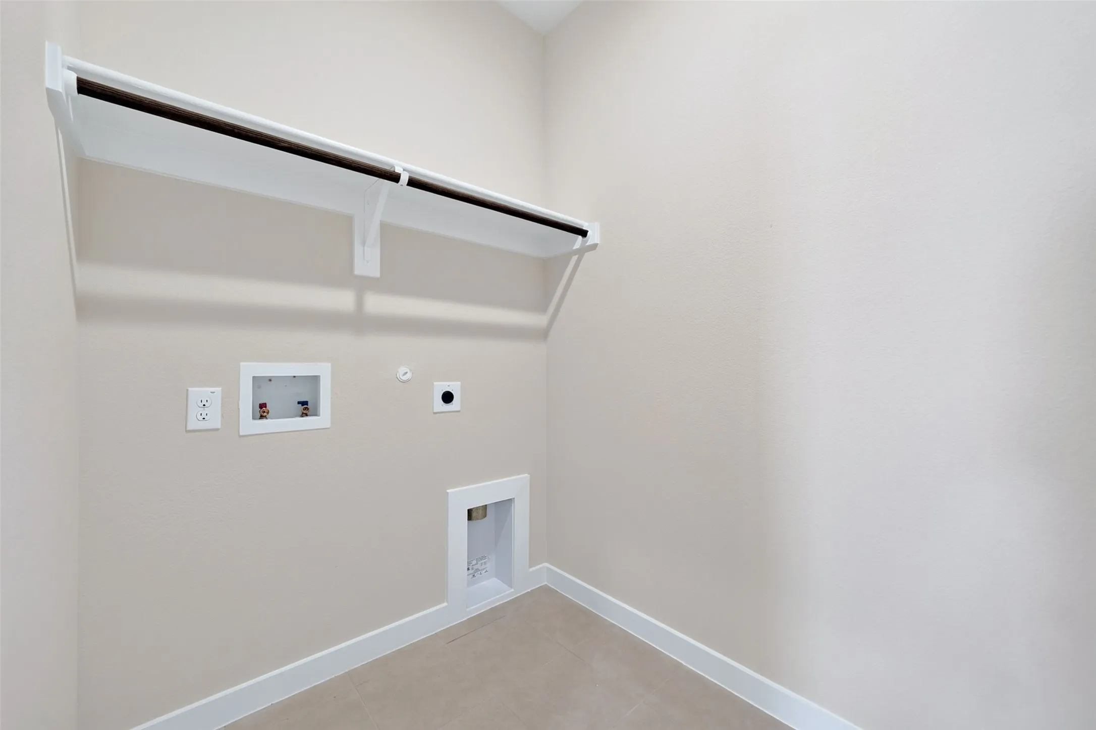 Single Family Residence For Sale in Kaufman County , 3516 Hank Drive, Heartland, Texas 75126, 4 Bedroom, 2 Bathroom, 2 Garage spaces, 1,590 Sqft, built in 2026, New Construction - Incomplete, mls#21255392, Real Estate Agent in Heartland, Homes For Sale in Kaufman county, Homes For Sale in Heartland, Realtor in Heartland Texas, Real Estate Brokerage Independent Realty Texas, Luminita Cordes Realtor