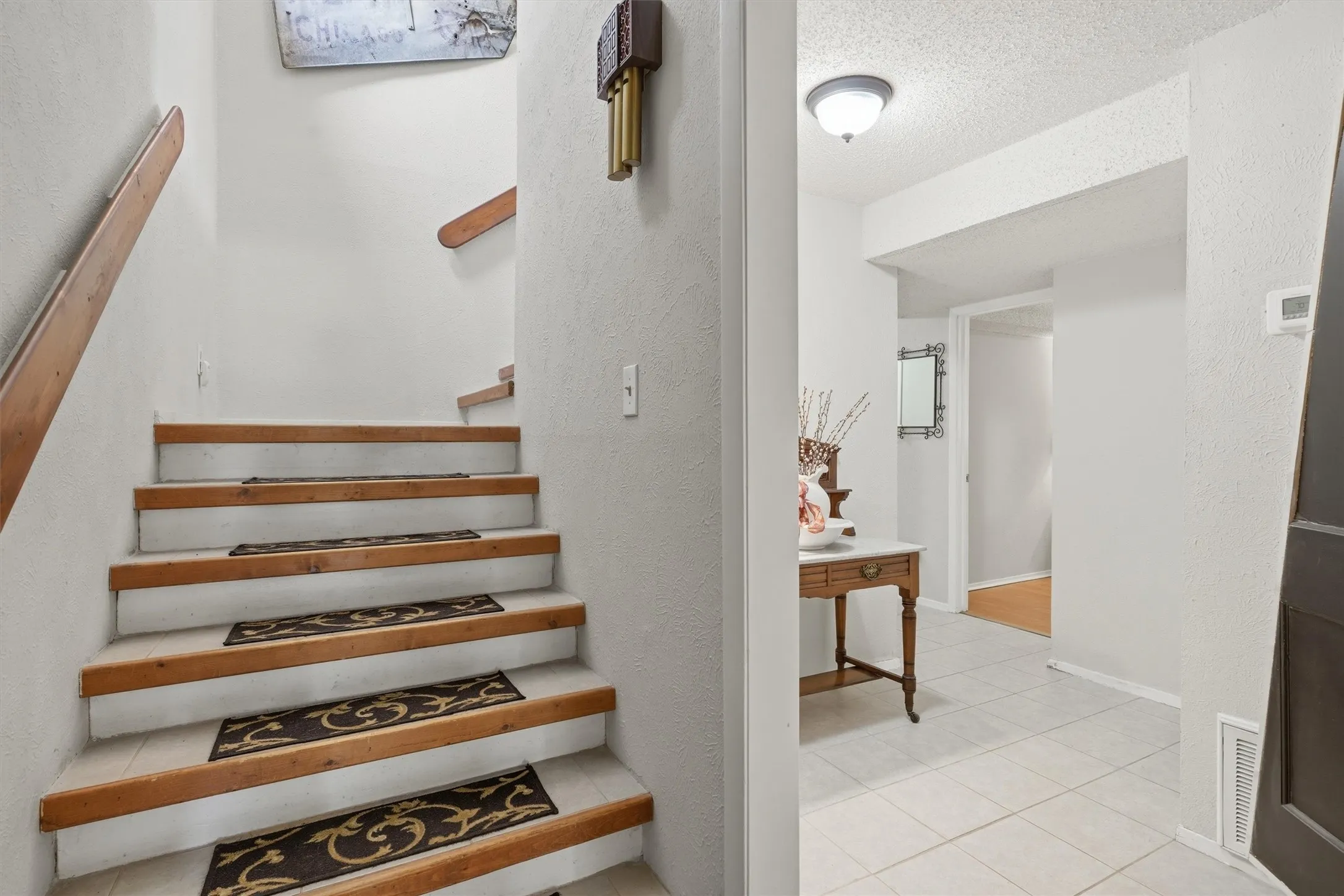 Single Family Residence For Sale in Hood County , 5106 Gibson Court, Granbury, Texas 76049, 3 Bedroom, 2 Bathroom, 2 Garage spaces, 2,712 Sqft, built in 1978, Preowned, mls#21233281, Real Estate Agent in Granbury, Homes For Sale in Hood county, Homes For Sale in Granbury, Realtor in Granbury Texas, Real Estate Brokerage Independent Realty Texas, Luminita Cordes Realtor