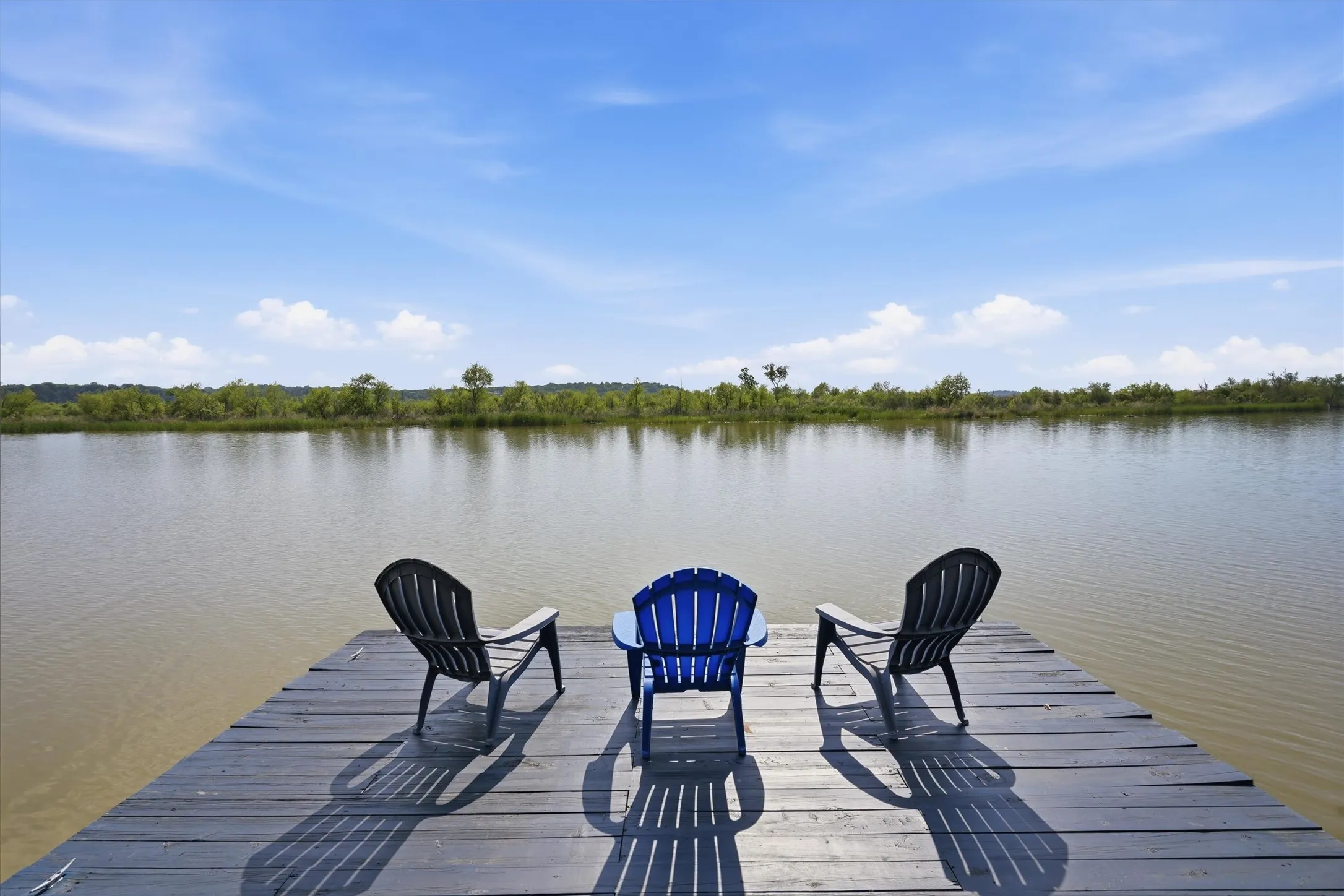 Single Family Residence For Sale in Hood County , 5106 Gibson Court, Granbury, Texas 76049, 3 Bedroom, 2 Bathroom, 2 Garage spaces, 2,712 Sqft, built in 1978, Preowned, mls#21233281, Real Estate Agent in Granbury, Homes For Sale in Hood county, Homes For Sale in Granbury, Realtor in Granbury Texas, Real Estate Brokerage Independent Realty Texas, Luminita Cordes Realtor
