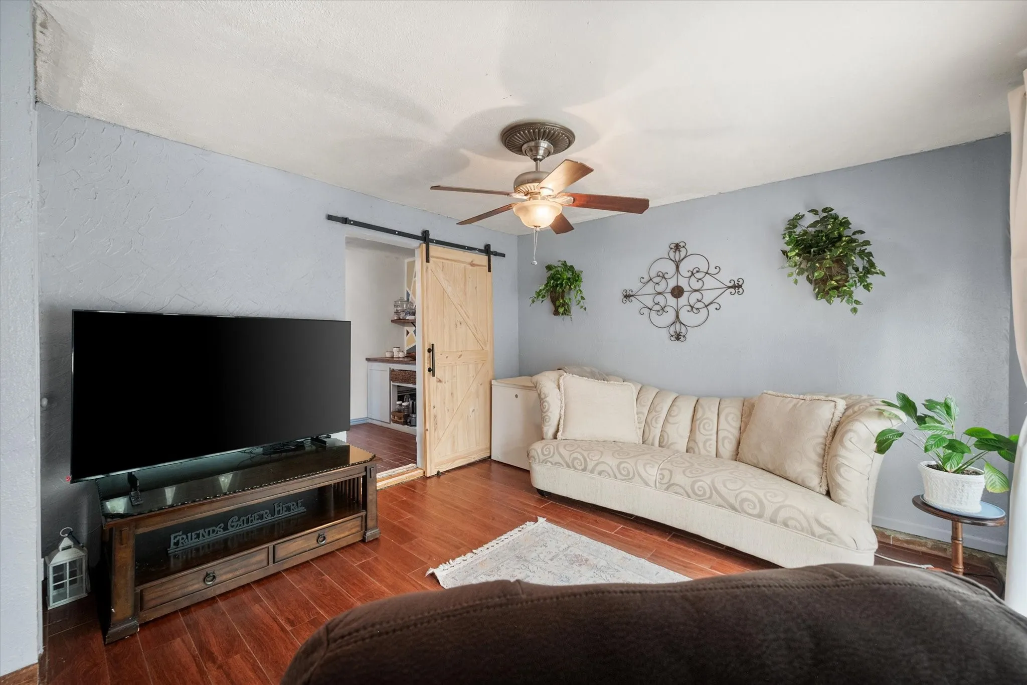 Single Family Residence For Sale in Dallas County , 609 Columbine Lane, Grand Prairie, Texas 75052, 3 Bedrooms, 2 Bathrooms, Garage spaces, 1,530 Sqft, built in 1973, Price $284,999, mls#21253402, Real Estate Agent in Grand Prairie, Homes For Sale in Dallas county, Homes For Sale in Grand Prairie, Realtor in Grand Prairie Texas, Real Estate Brokerage Independent Realty Texas, Luminita Cordes Realtor