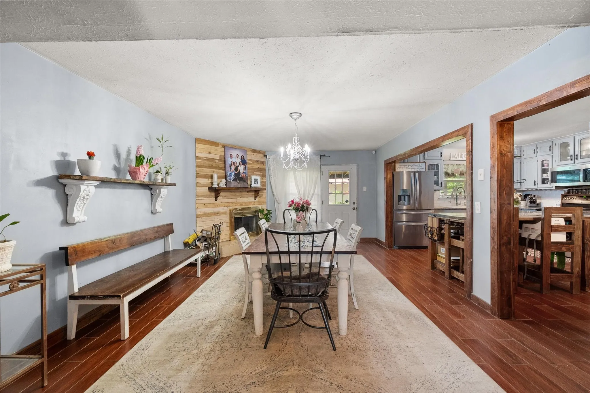 Single Family Residence For Sale in Dallas County , 609 Columbine Lane, Grand Prairie, Texas 75052, 3 Bedrooms, 2 Bathrooms, Garage spaces, 1,530 Sqft, built in 1973, Price $284,999, mls#21253402, Real Estate Agent in Grand Prairie, Homes For Sale in Dallas county, Homes For Sale in Grand Prairie, Realtor in Grand Prairie Texas, Real Estate Brokerage Independent Realty Texas, Luminita Cordes Realtor