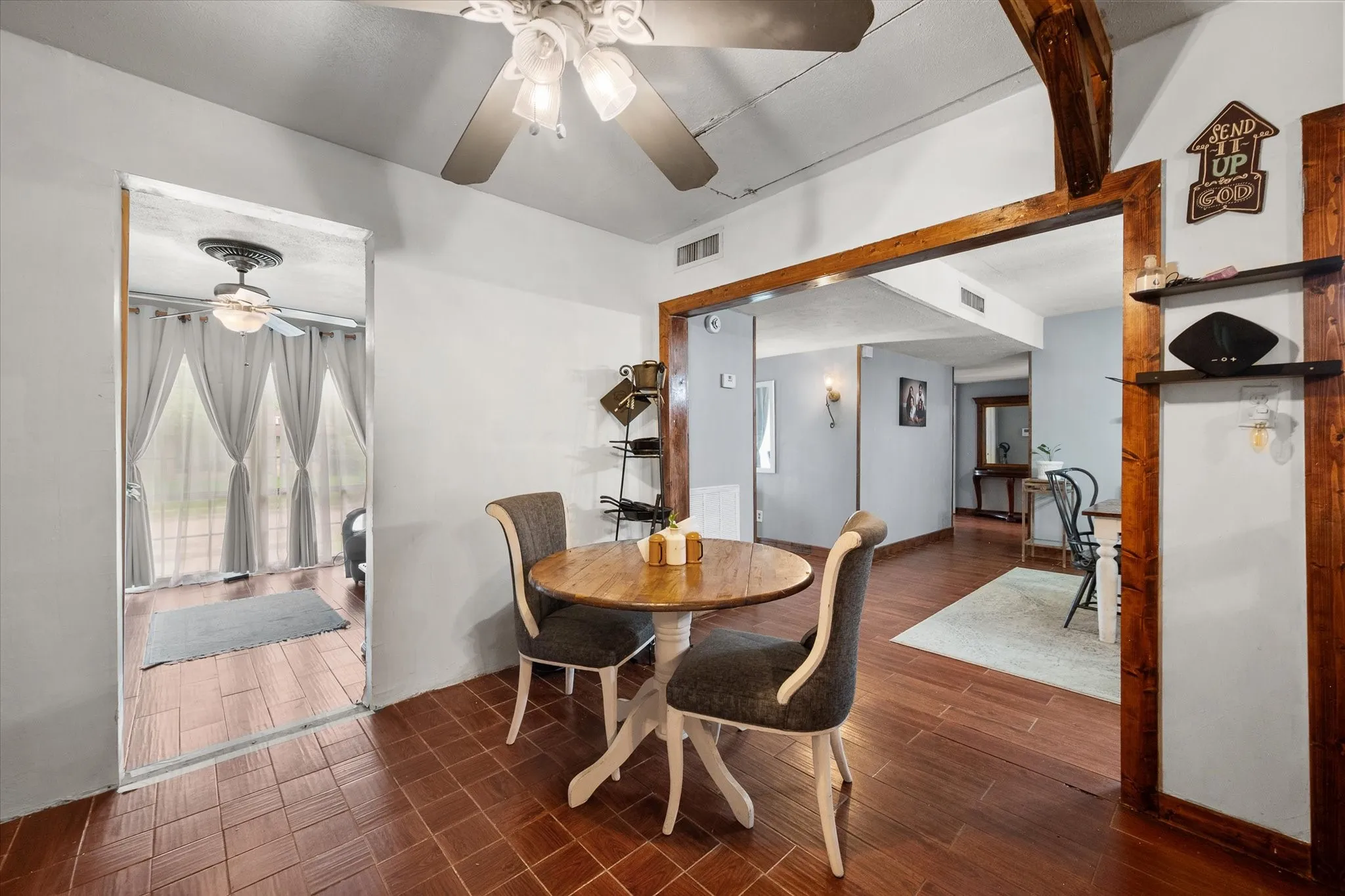 Single Family Residence For Sale in Dallas County , 609 Columbine Lane, Grand Prairie, Texas 75052, 3 Bedrooms, 2 Bathrooms, Garage spaces, 1,530 Sqft, built in 1973, Price $284,999, mls#21253402, Real Estate Agent in Grand Prairie, Homes For Sale in Dallas county, Homes For Sale in Grand Prairie, Realtor in Grand Prairie Texas, Real Estate Brokerage Independent Realty Texas, Luminita Cordes Realtor