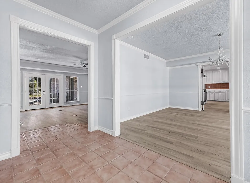 Single Family Residence For Sale in Bowie County , 2607 Lonnie Lane, Texarkana, Texas 75501, 5 Bedroom, 3 Bathroom, 2 Garage spaces, 4,305 Sqft, built in 1992, mls#21235911, Real Estate Agent in Texarkana, Homes For Sale in Bowie county, Homes For Sale in Texarkana, Realtor in Texarkana Texas, Real Estate Brokerage Independent Realty Texas, Luminita Cordes Realtor