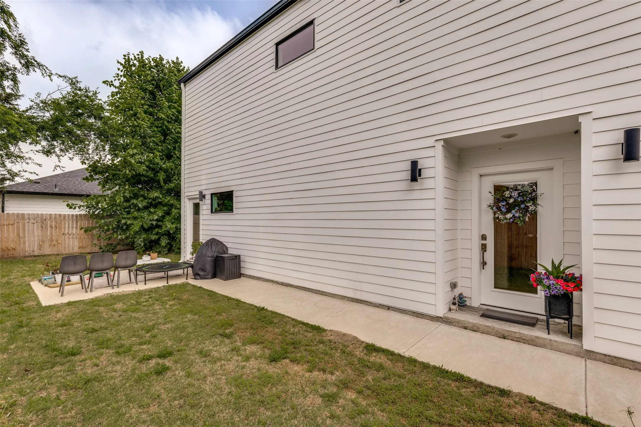 Single Family Residence For Sale in Hunt County , 3308 Houston Street, Greenville, Texas 75401, 4 Bedroom, 3 Bathroom, 2 Garage spaces, 1,970 Sqft, built in 2024, mls#21253461, Real Estate Agent in Greenville, Homes For Sale in Hunt county, Homes For Sale in Greenville, Realtor in Greenville Texas, Real Estate Brokerage Independent Realty Texas, Luminita Cordes Realtor