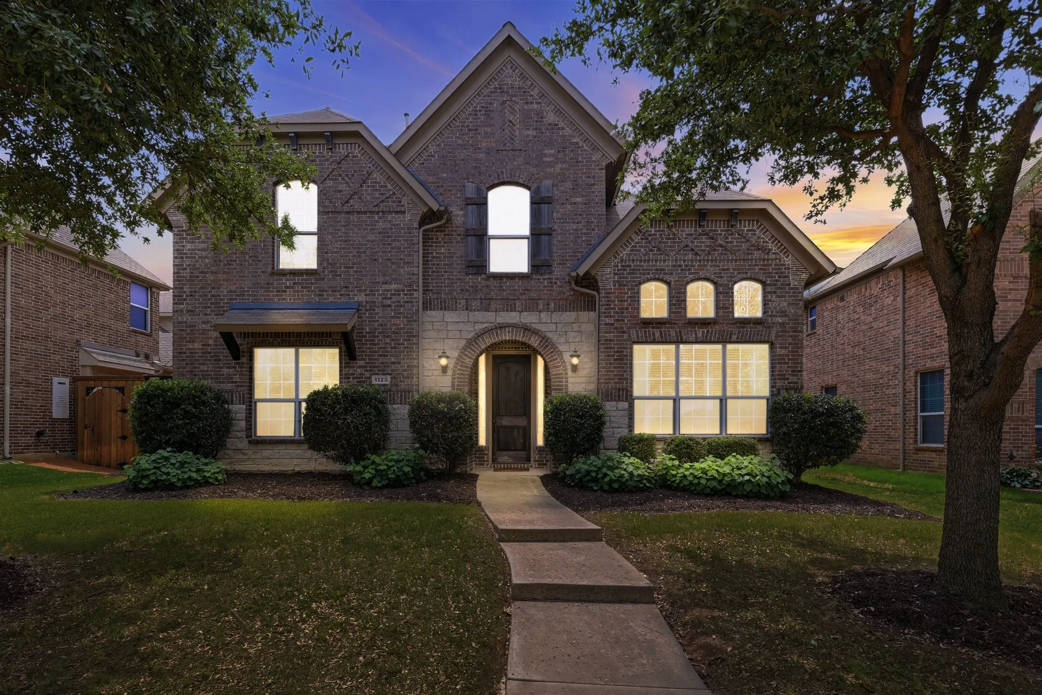 Single Family Residence For Sale in Denton County , 1123 Chestnut Drive, Frisco, Texas 75036, 5 Bedroom, 5 Bathroom, 2 Garage spaces, 3,675 Sqft, built in 2011, Preowned, mls#21252868, Real Estate Agent in Frisco, Homes For Sale in Denton county, Homes For Sale in Frisco, Realtor in Frisco Texas, Real Estate Brokerage Independent Realty Texas, Luminita Cordes Realtor
