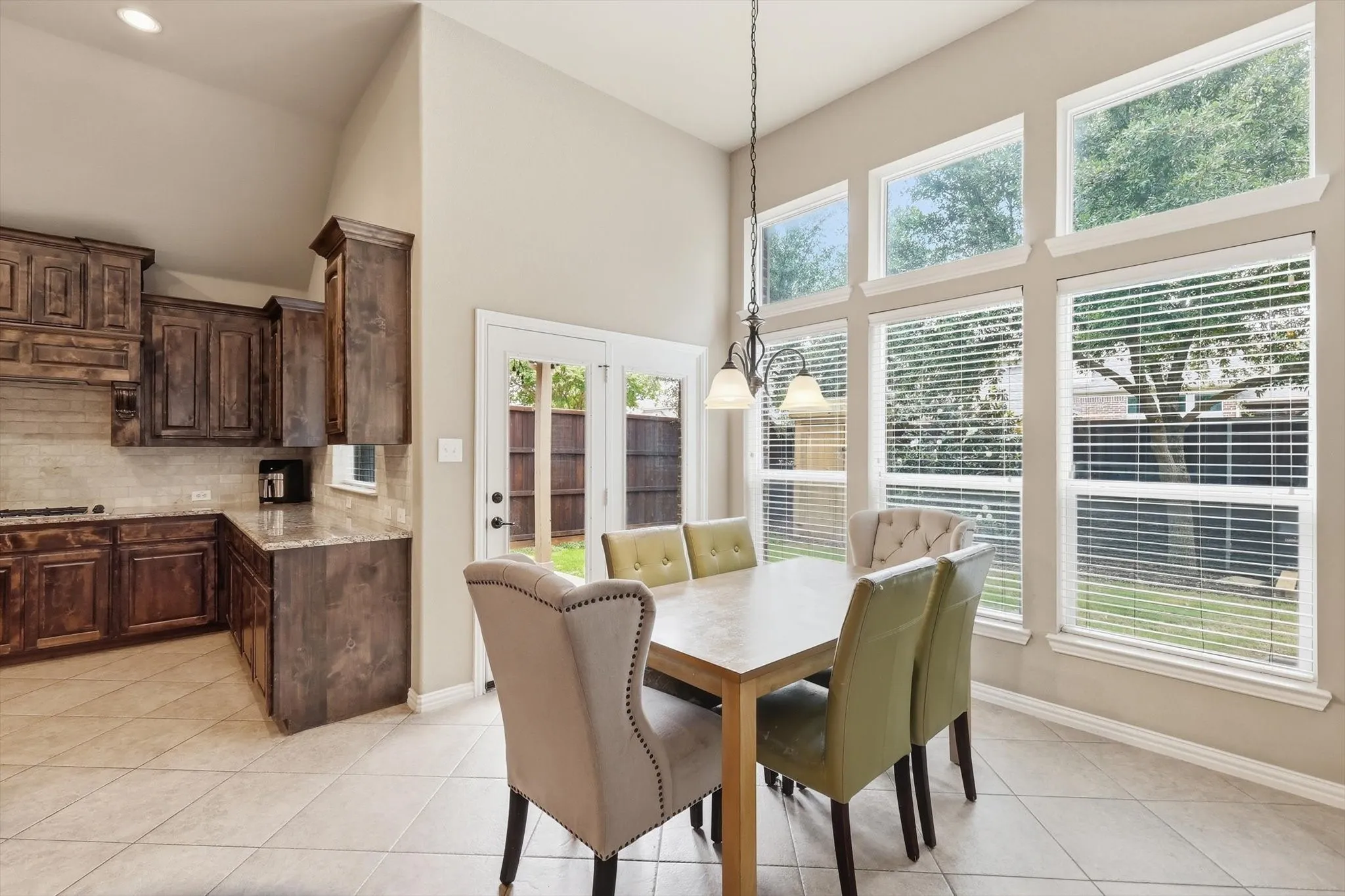 Single Family Residence For Sale in Denton County , 1123 Chestnut Drive, Frisco, Texas 75036, 5 Bedroom, 5 Bathroom, 2 Garage spaces, 3,675 Sqft, built in 2011, Preowned, mls#21252868, Real Estate Agent in Frisco, Homes For Sale in Denton county, Homes For Sale in Frisco, Realtor in Frisco Texas, Real Estate Brokerage Independent Realty Texas, Luminita Cordes Realtor