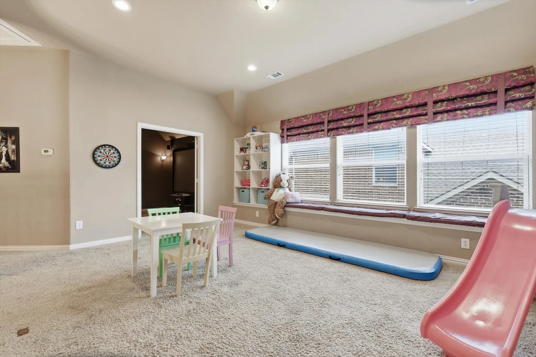 Single Family Residence For Sale in Denton County , 1123 Chestnut Drive, Frisco, Texas 75036, 5 Bedroom, 5 Bathroom, 2 Garage spaces, 3,675 Sqft, built in 2011, Preowned, mls#21252868, Real Estate Agent in Frisco, Homes For Sale in Denton county, Homes For Sale in Frisco, Realtor in Frisco Texas, Real Estate Brokerage Independent Realty Texas, Luminita Cordes Realtor