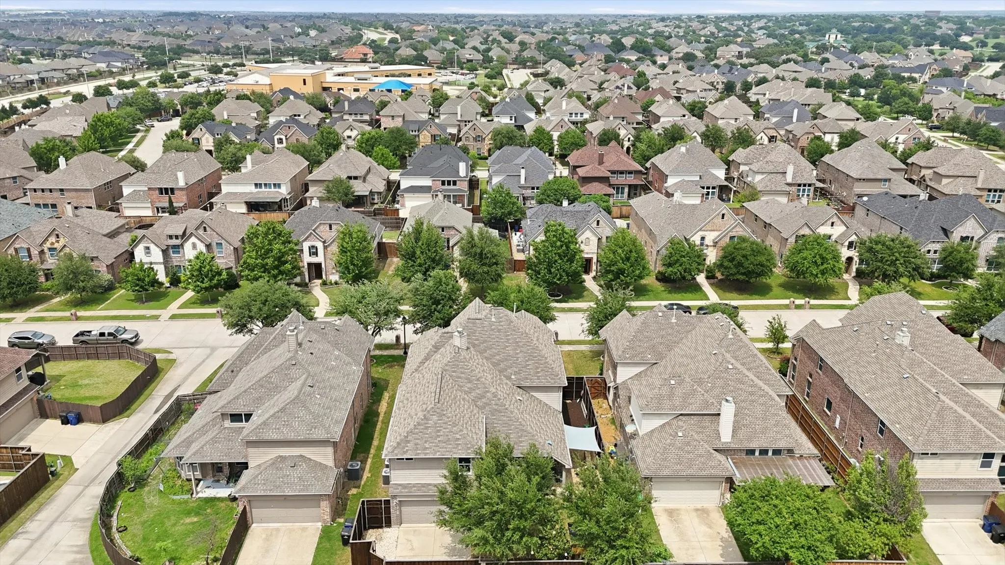Single Family Residence For Sale in Denton County , 1123 Chestnut Drive, Frisco, Texas 75036, 5 Bedroom, 5 Bathroom, 2 Garage spaces, 3,675 Sqft, built in 2011, Preowned, mls#21252868, Real Estate Agent in Frisco, Homes For Sale in Denton county, Homes For Sale in Frisco, Realtor in Frisco Texas, Real Estate Brokerage Independent Realty Texas, Luminita Cordes Realtor