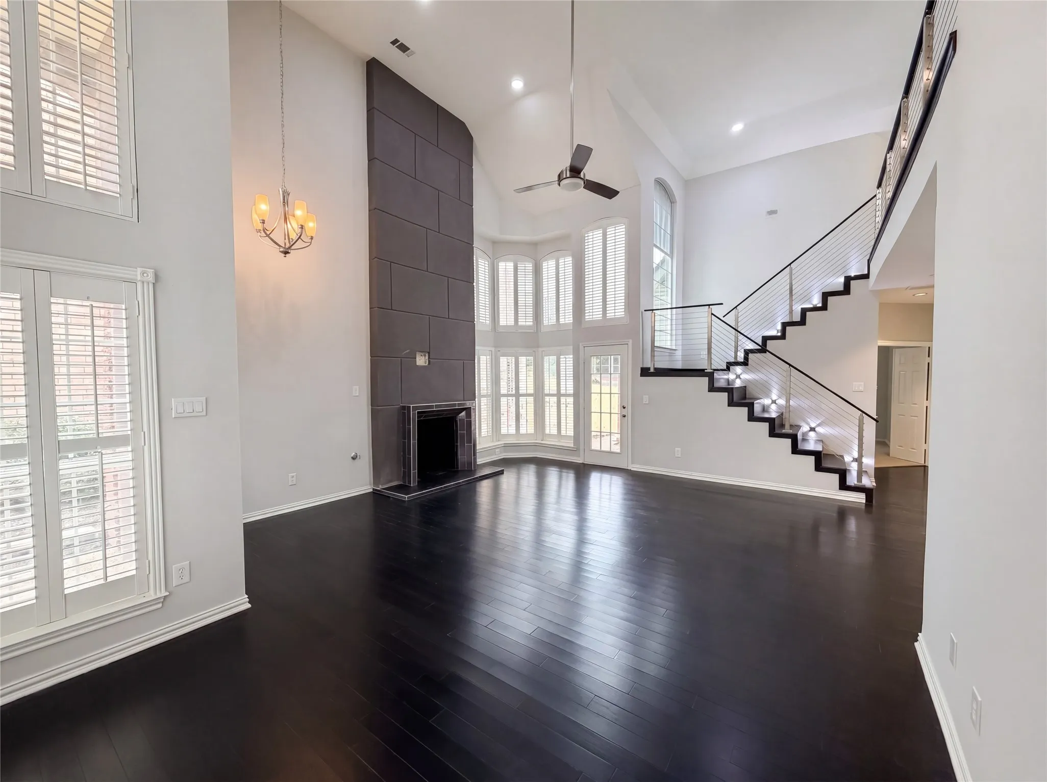Single Family Residence For Sale in Dallas County , 7707 Windmere Court, Irving, Texas 75063, 3 Bedroom, 3 Bathroom, 2 Garage spaces, 2,031 Sqft, built in 1987, Preowned, mls#21255415, Real Estate Agent in Irving, Homes For Sale in Dallas county, Homes For Sale in Irving, Realtor in Irving Texas, Real Estate Brokerage Independent Realty Texas, Luminita Cordes Realtor