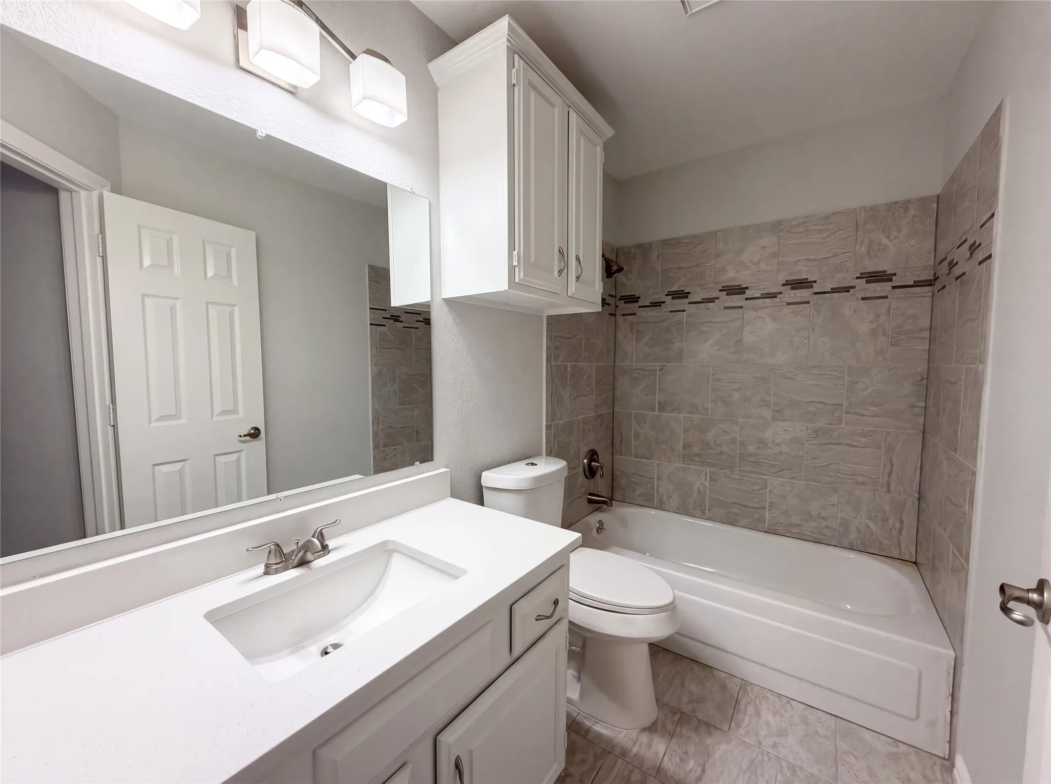 Single Family Residence For Sale in Dallas County , 7707 Windmere Court, Irving, Texas 75063, 3 Bedroom, 3 Bathroom, 2 Garage spaces, 2,031 Sqft, built in 1987, Preowned, mls#21255415, Real Estate Agent in Irving, Homes For Sale in Dallas county, Homes For Sale in Irving, Realtor in Irving Texas, Real Estate Brokerage Independent Realty Texas, Luminita Cordes Realtor
