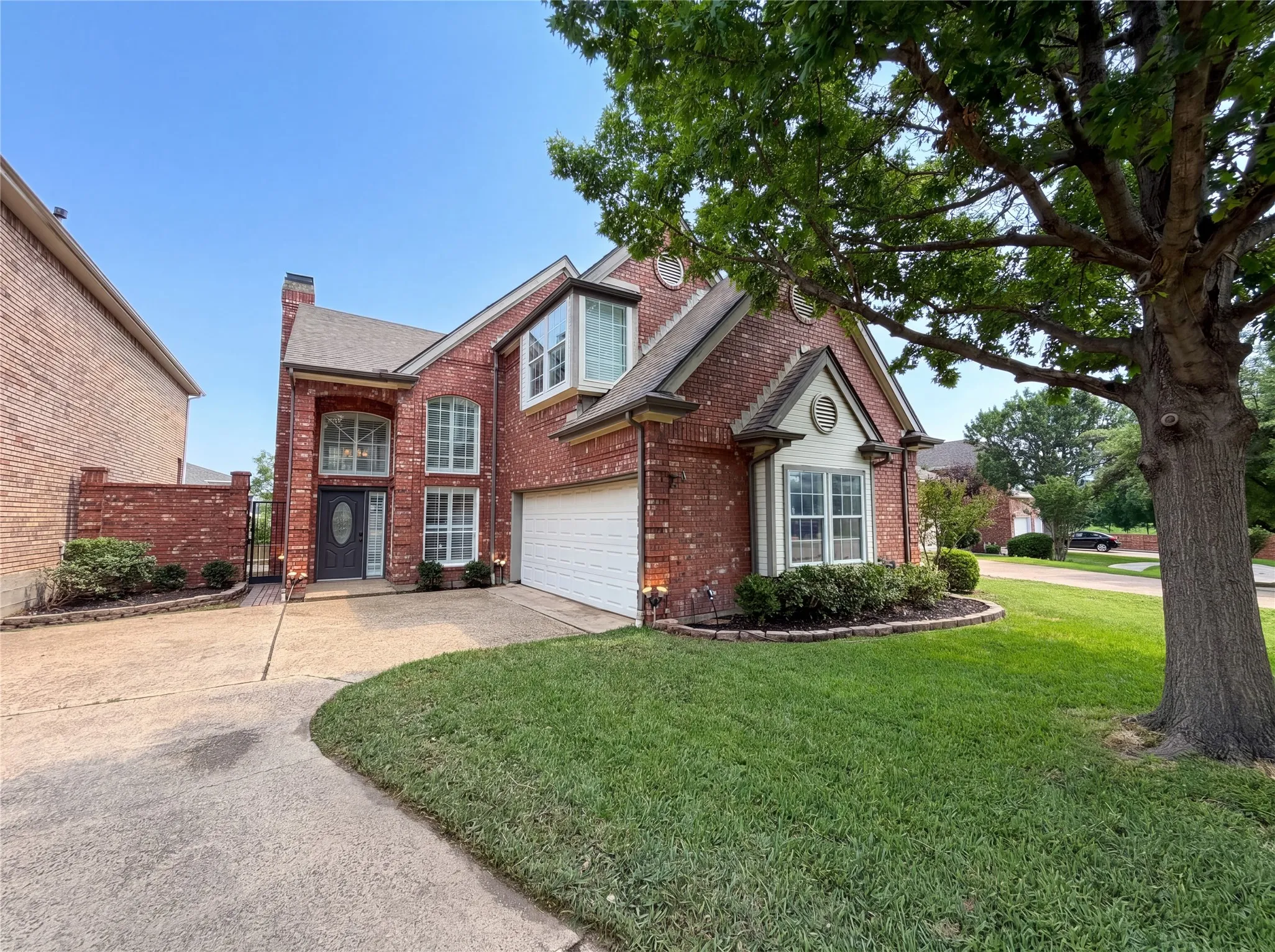 Single Family Residence For Sale in Dallas County , 7707 Windmere Court, Irving, Texas 75063, 3 Bedroom, 3 Bathroom, 2 Garage spaces, 2,031 Sqft, built in 1987, Preowned, mls#21255415, Real Estate Agent in Irving, Homes For Sale in Dallas county, Homes For Sale in Irving, Realtor in Irving Texas, Real Estate Brokerage Independent Realty Texas, Luminita Cordes Realtor