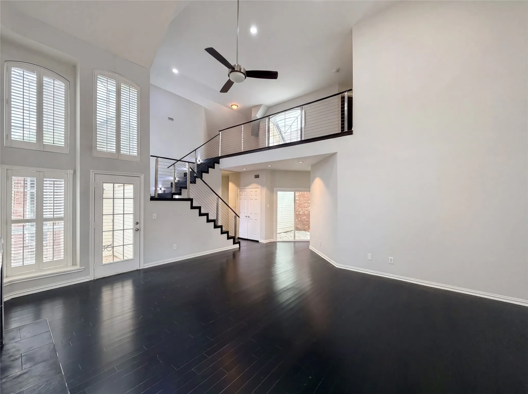 Single Family Residence For Sale in Dallas County , 7707 Windmere Court, Irving, Texas 75063, 3 Bedroom, 3 Bathroom, 2 Garage spaces, 2,031 Sqft, built in 1987, Preowned, mls#21255415, Real Estate Agent in Irving, Homes For Sale in Dallas county, Homes For Sale in Irving, Realtor in Irving Texas, Real Estate Brokerage Independent Realty Texas, Luminita Cordes Realtor