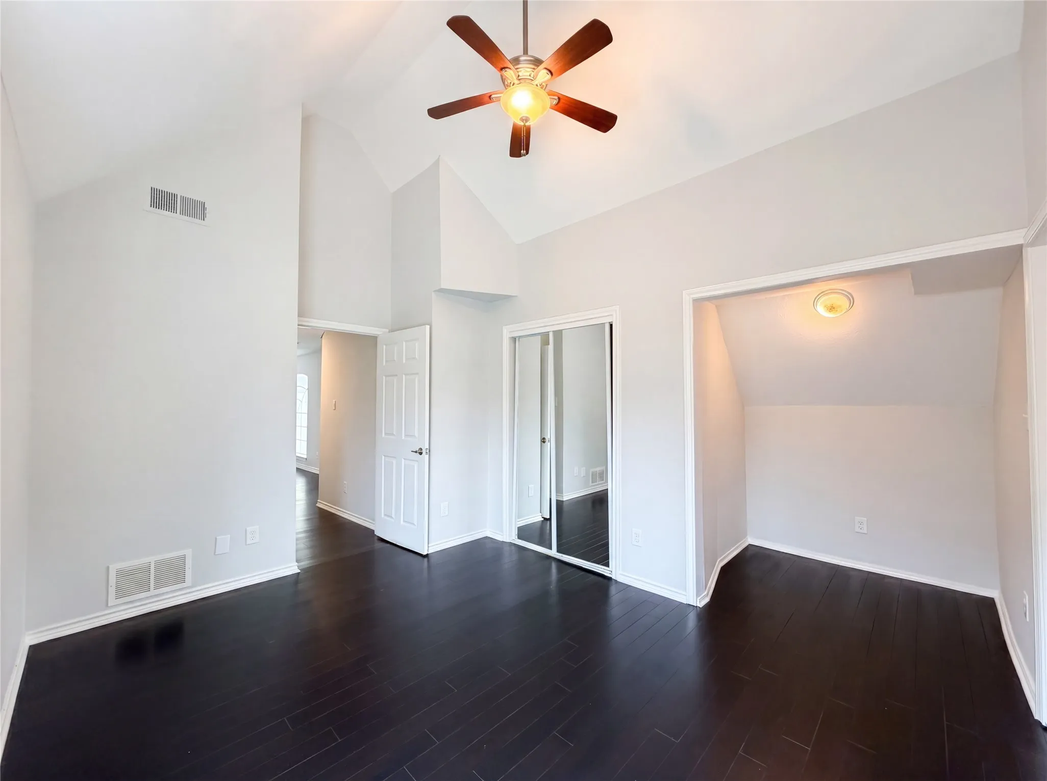 Single Family Residence For Sale in Dallas County , 7707 Windmere Court, Irving, Texas 75063, 3 Bedroom, 3 Bathroom, 2 Garage spaces, 2,031 Sqft, built in 1987, Preowned, mls#21255415, Real Estate Agent in Irving, Homes For Sale in Dallas county, Homes For Sale in Irving, Realtor in Irving Texas, Real Estate Brokerage Independent Realty Texas, Luminita Cordes Realtor