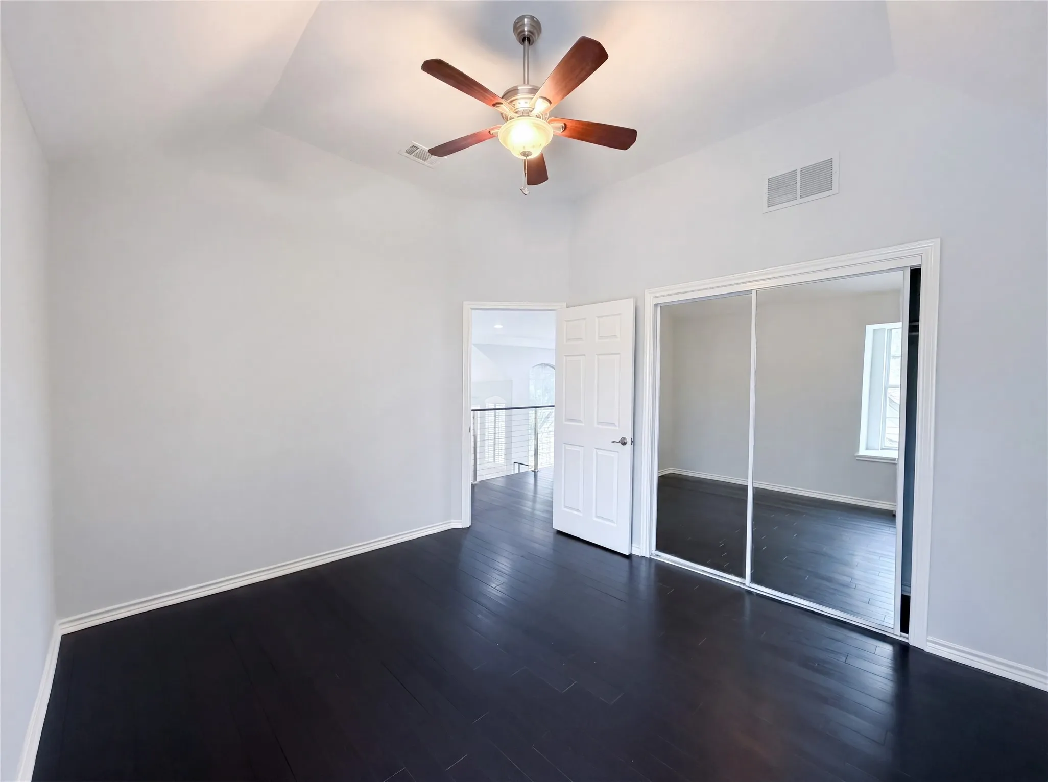 Single Family Residence For Sale in Dallas County , 7707 Windmere Court, Irving, Texas 75063, 3 Bedroom, 3 Bathroom, 2 Garage spaces, 2,031 Sqft, built in 1987, Preowned, mls#21255415, Real Estate Agent in Irving, Homes For Sale in Dallas county, Homes For Sale in Irving, Realtor in Irving Texas, Real Estate Brokerage Independent Realty Texas, Luminita Cordes Realtor