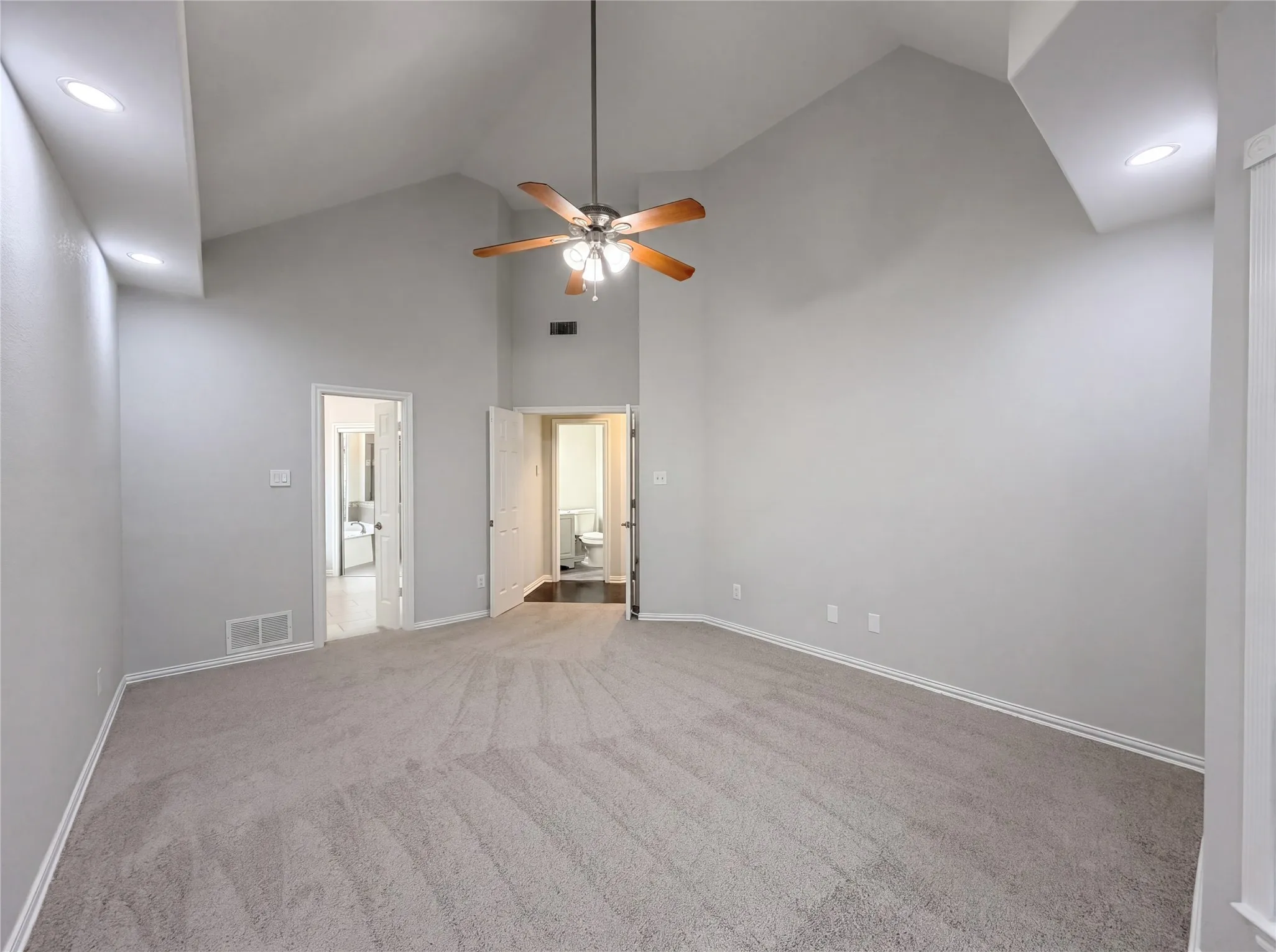 Single Family Residence For Sale in Dallas County , 7707 Windmere Court, Irving, Texas 75063, 3 Bedroom, 3 Bathroom, 2 Garage spaces, 2,031 Sqft, built in 1987, Preowned, mls#21255415, Real Estate Agent in Irving, Homes For Sale in Dallas county, Homes For Sale in Irving, Realtor in Irving Texas, Real Estate Brokerage Independent Realty Texas, Luminita Cordes Realtor