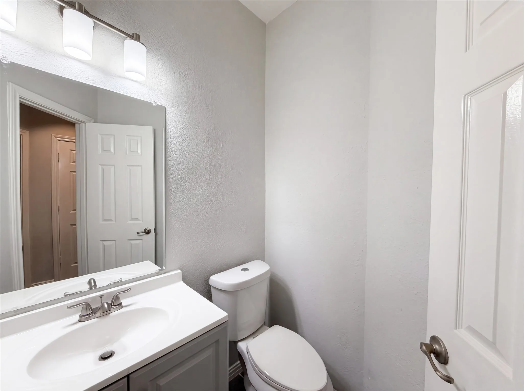 Single Family Residence For Sale in Dallas County , 7707 Windmere Court, Irving, Texas 75063, 3 Bedroom, 3 Bathroom, 2 Garage spaces, 2,031 Sqft, built in 1987, Preowned, mls#21255415, Real Estate Agent in Irving, Homes For Sale in Dallas county, Homes For Sale in Irving, Realtor in Irving Texas, Real Estate Brokerage Independent Realty Texas, Luminita Cordes Realtor