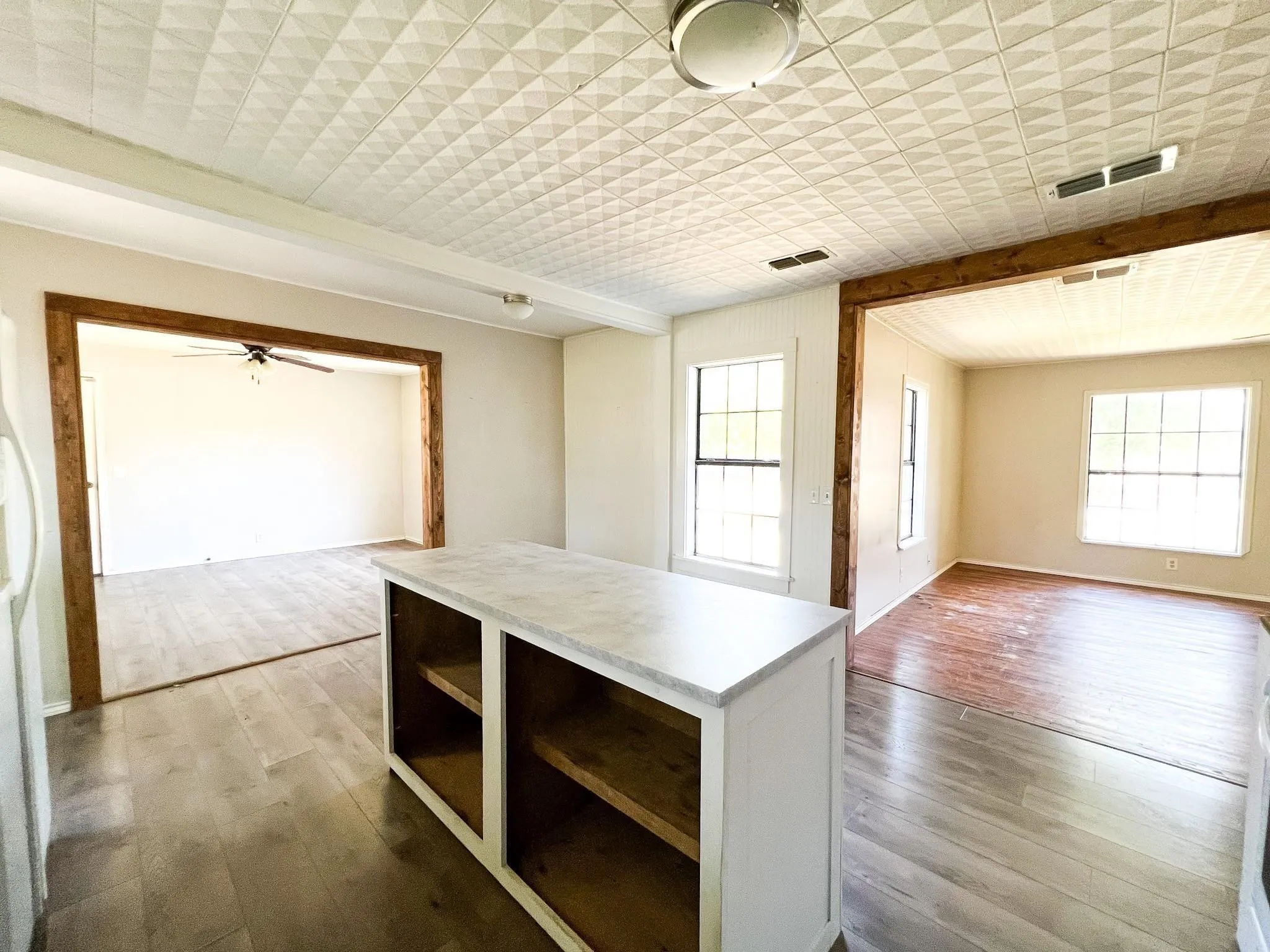 For Sale in Erath County , 1425-1435 Groesbeck Street, Stephenville, Texas 76401, 6 Bedroom, 2 Bathroom, Garage spaces, 2,516 Sqft, built in 1954, Preowned, mls#21253345, Real Estate Agent in Stephenville, Homes For Sale in Erath county, Homes For Sale in Stephenville, Realtor in Stephenville Texas, Real Estate Brokerage Independent Realty Texas, Luminita Cordes Realtor