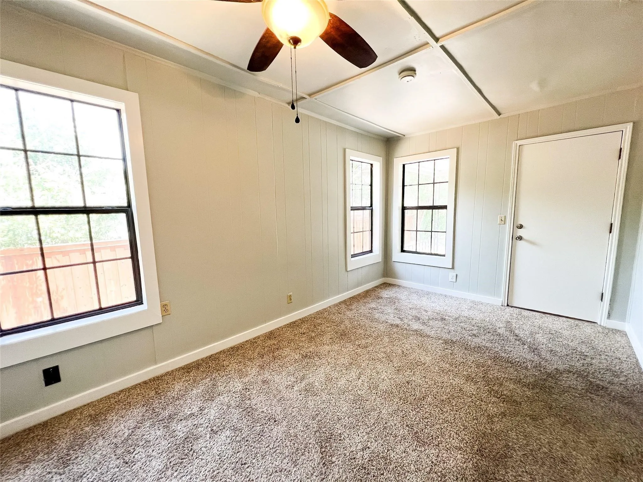 For Sale in Erath County , 1425-1435 Groesbeck Street, Stephenville, Texas 76401, 6 Bedroom, 2 Bathroom, Garage spaces, 2,516 Sqft, built in 1954, Preowned, mls#21253345, Real Estate Agent in Stephenville, Homes For Sale in Erath county, Homes For Sale in Stephenville, Realtor in Stephenville Texas, Real Estate Brokerage Independent Realty Texas, Luminita Cordes Realtor