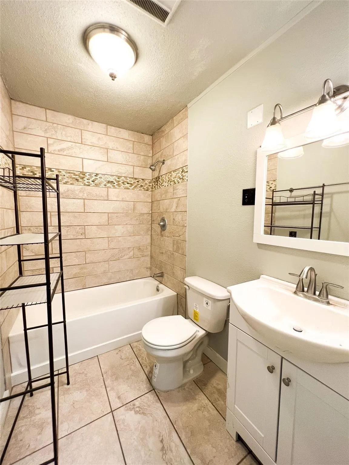 For Sale in Erath County , 1425-1435 Groesbeck Street, Stephenville, Texas 76401, 6 Bedroom, 2 Bathroom, Garage spaces, 2,516 Sqft, built in 1954, Preowned, mls#21253345, Real Estate Agent in Stephenville, Homes For Sale in Erath county, Homes For Sale in Stephenville, Realtor in Stephenville Texas, Real Estate Brokerage Independent Realty Texas, Luminita Cordes Realtor