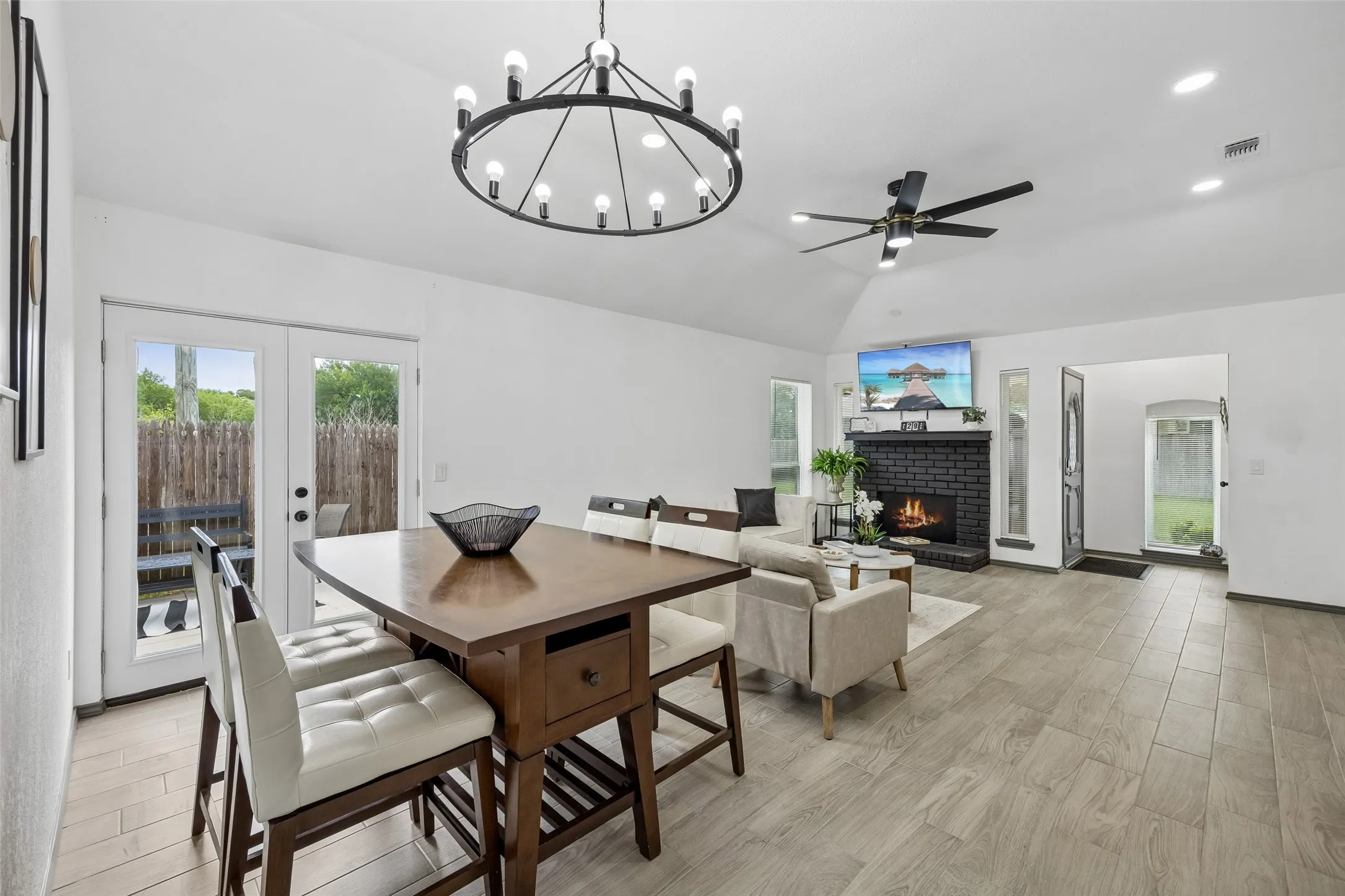 Single Family Residence For Sale in Collin County , 7 Cedar Elm Circle, Allen, Texas 75002, 4 Bedroom, 3 Bathroom, Garage spaces, 1,498 Sqft, built in 1985, Preowned, Price $298,900, mls#21252812, Real Estate Agent in Allen, Homes For Sale in Collin county, Homes For Sale in Allen, Realtor in Allen Texas, Real Estate Brokerage Independent Realty Texas, Luminita Cordes Realtor