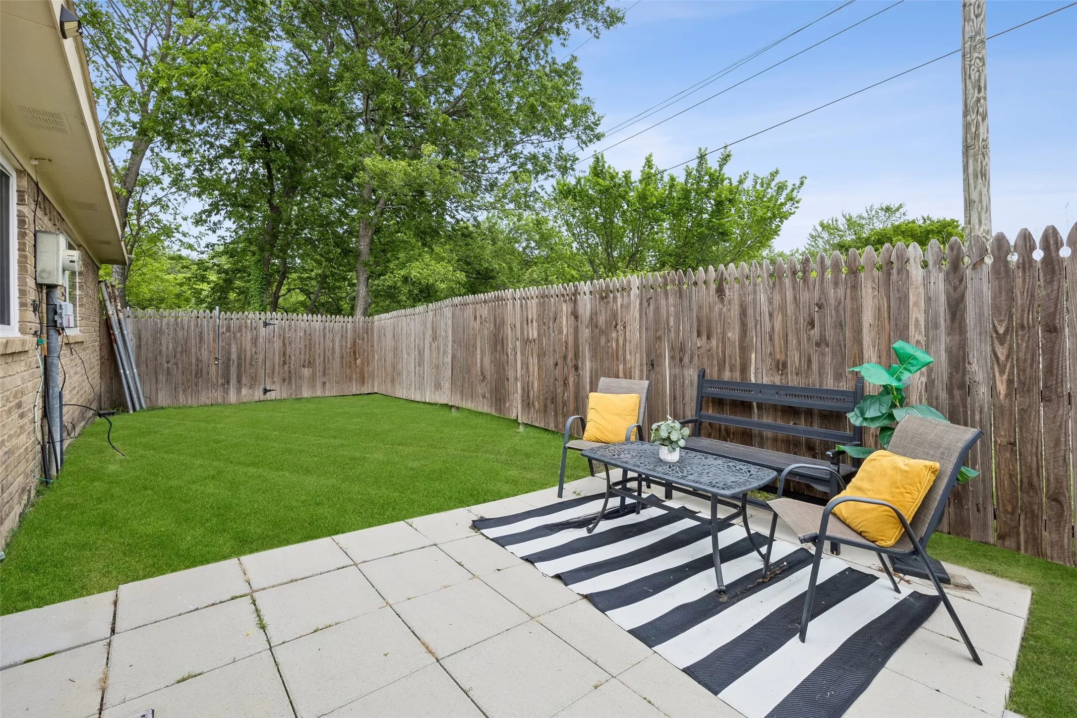 Single Family Residence For Sale in Collin County , 7 Cedar Elm Circle, Allen, Texas 75002, 4 Bedroom, 3 Bathroom, Garage spaces, 1,498 Sqft, built in 1985, Preowned, Price $298,900, mls#21252812, Real Estate Agent in Allen, Homes For Sale in Collin county, Homes For Sale in Allen, Realtor in Allen Texas, Real Estate Brokerage Independent Realty Texas, Luminita Cordes Realtor