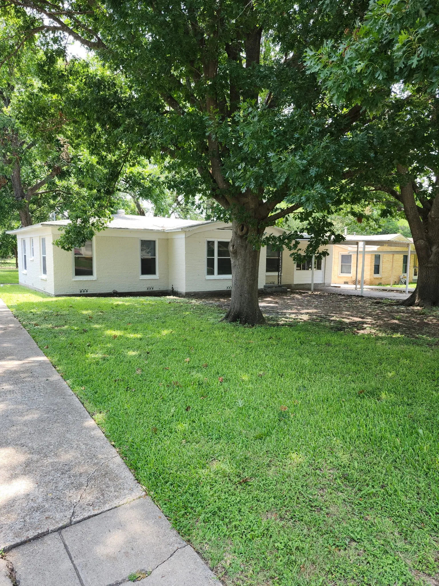 Single Family Residence For Sale in Mc Lennan County , 3912 N 22ND Street, Waco, Texas 76708, 4 Bedroom, 2 Bathroom, Garage spaces, 1,427 Sqft, built in 1957, Preowned, mls#21255430, Real Estate Agent in Waco, Homes For Sale in Mc Lennan county, Homes For Sale in Waco, Realtor in Waco Texas, Real Estate Brokerage Independent Realty Texas, Luminita Cordes Realtor