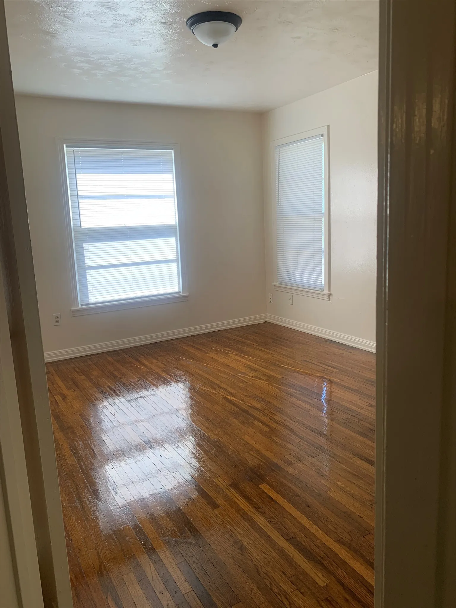 Single Family Residence For Sale in Mc Lennan County , 3912 N 22ND Street, Waco, Texas 76708, 4 Bedroom, 2 Bathroom, Garage spaces, 1,427 Sqft, built in 1957, Preowned, mls#21255430, Real Estate Agent in Waco, Homes For Sale in Mc Lennan county, Homes For Sale in Waco, Realtor in Waco Texas, Real Estate Brokerage Independent Realty Texas, Luminita Cordes Realtor