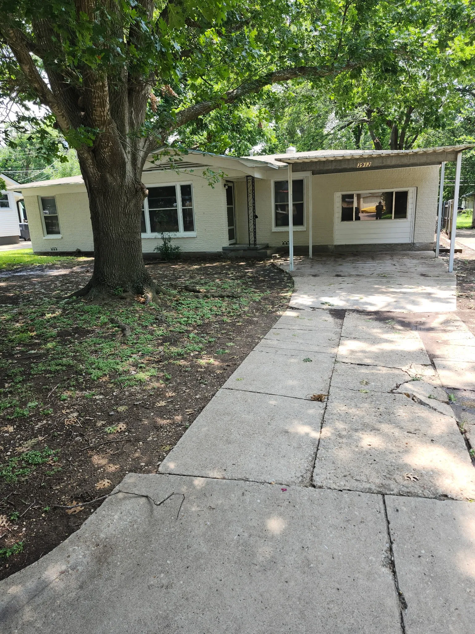 Single Family Residence For Sale in Mc Lennan County , 3912 N 22ND Street, Waco, Texas 76708, 4 Bedroom, 2 Bathroom, Garage spaces, 1,427 Sqft, built in 1957, Preowned, mls#21255430, Real Estate Agent in Waco, Homes For Sale in Mc Lennan county, Homes For Sale in Waco, Realtor in Waco Texas, Real Estate Brokerage Independent Realty Texas, Luminita Cordes Realtor