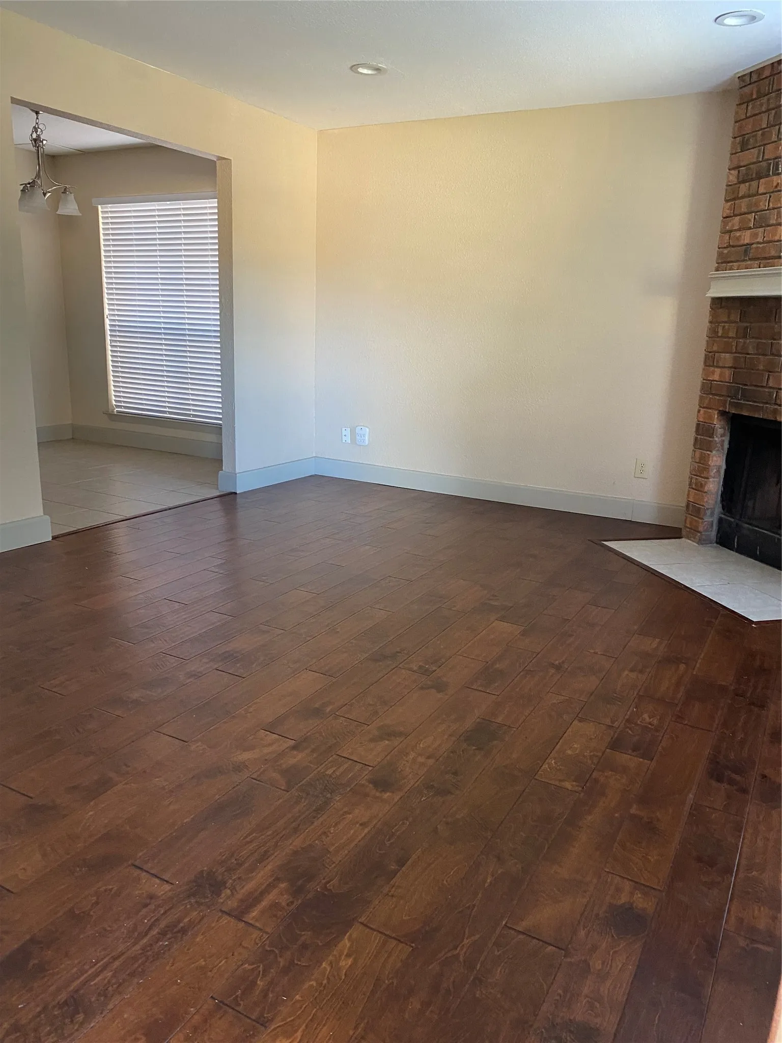 Duplex For Rent in Collin County , 7720 Kings Ridge Road, Frisco, Texas 75035, 3 Bedrooms, 3 Bathrooms, 2 Garage spaces, 1,211 Sqft, built in 1984, Preowned, Price $1,990, mls#21255436, Real Estate Agent in Frisco, Homes For Rent in Collin county, Homes For Rent in Frisco, Realtor in Frisco Texas, Real Estate Brokerage Independent Realty Texas, Luminita Cordes Realtor