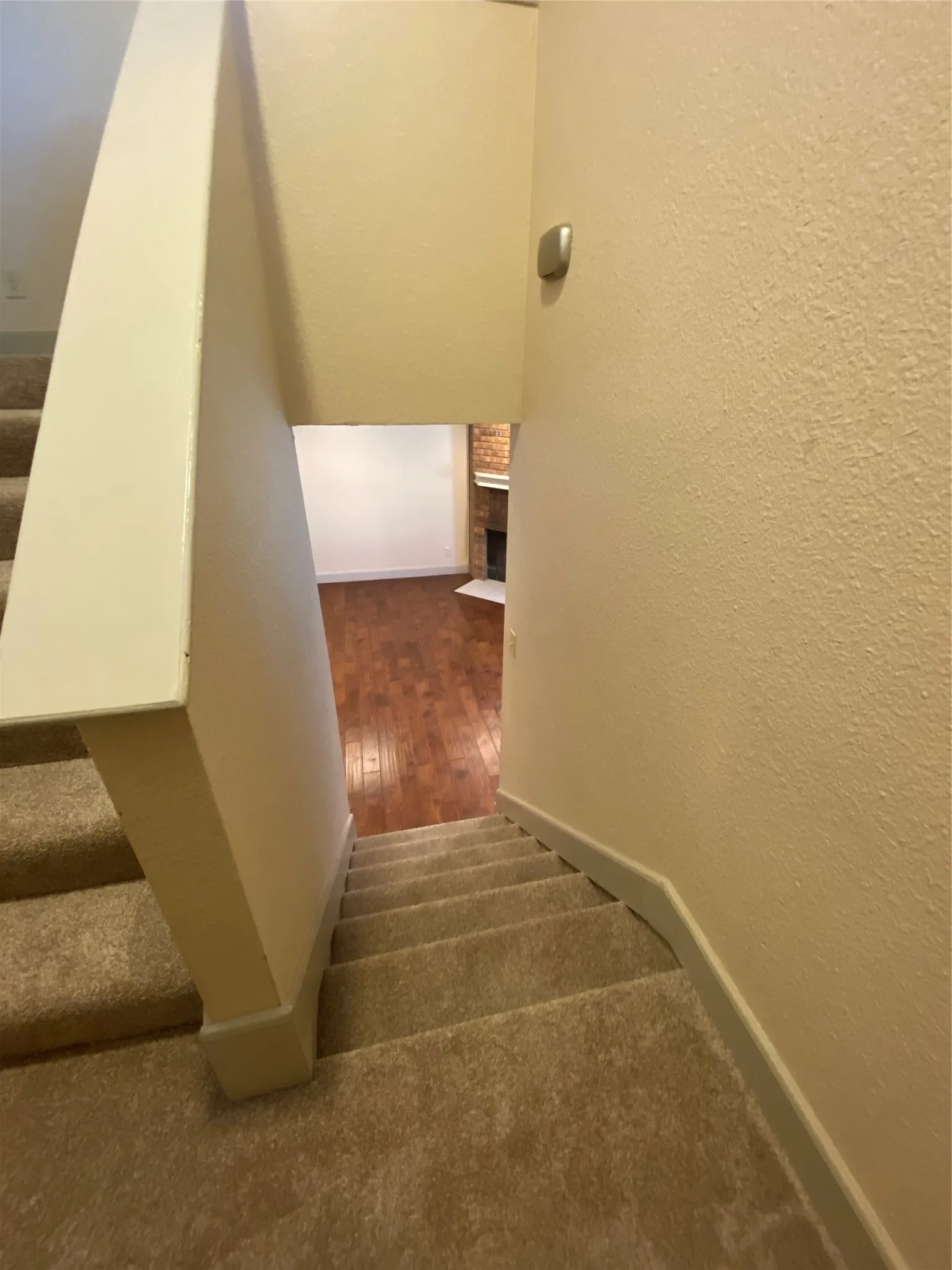 Duplex For Rent in Collin County , 7720 Kings Ridge Road, Frisco, Texas 75035, 3 Bedrooms, 3 Bathrooms, 2 Garage spaces, 1,211 Sqft, built in 1984, Preowned, Price $1,990, mls#21255436, Real Estate Agent in Frisco, Homes For Rent in Collin county, Homes For Rent in Frisco, Realtor in Frisco Texas, Real Estate Brokerage Independent Realty Texas, Luminita Cordes Realtor
