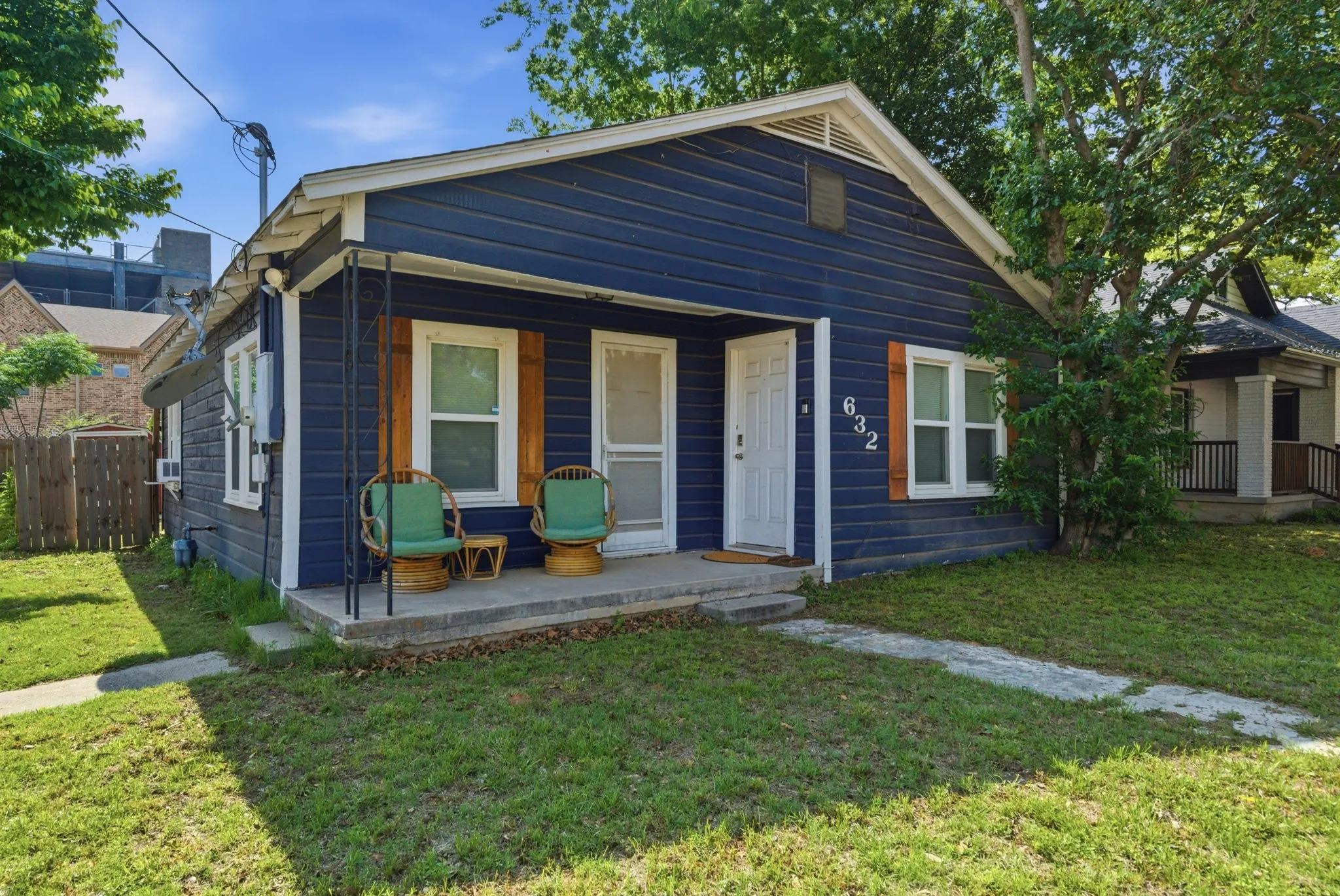 For Sale in Erath County , 632 N Ollie Street, Stephenville, Texas 76401, 2 Bedroom, 1 Bathroom, Garage spaces, 0 Sqft, built in 1947, Preowned, mls#21247901, Real Estate Agent in Stephenville, Homes For Sale in Erath county, Homes For Sale in Stephenville, Realtor in Stephenville Texas, Real Estate Brokerage Independent Realty Texas, Luminita Cordes Realtor