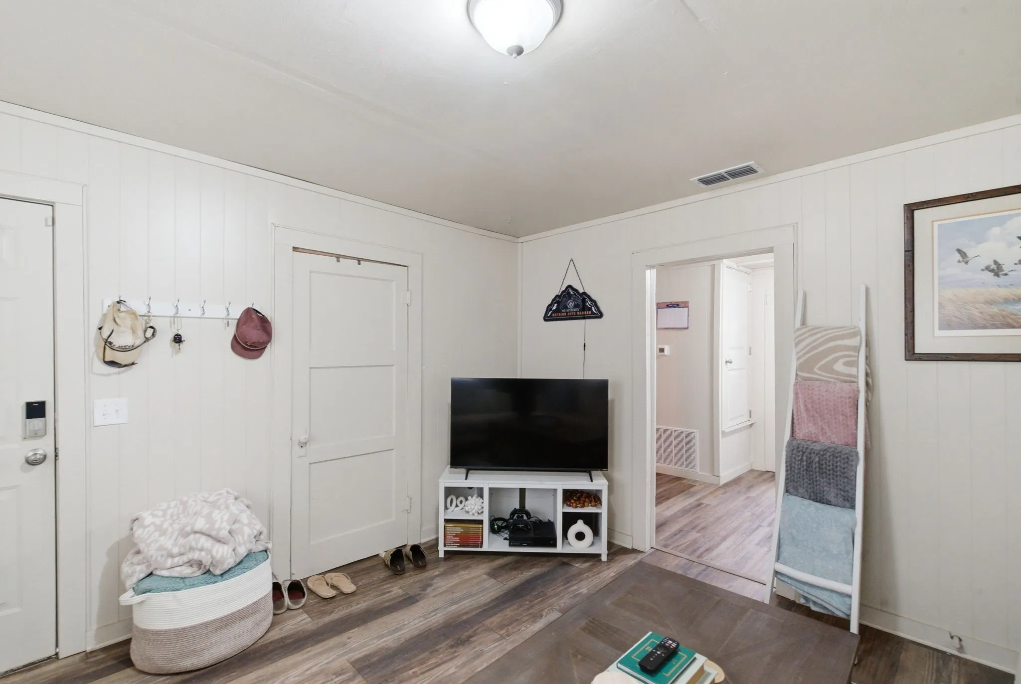 For Sale in Erath County , 632 N Ollie Street, Stephenville, Texas 76401, 2 Bedroom, 1 Bathroom, Garage spaces, 0 Sqft, built in 1947, Preowned, mls#21247901, Real Estate Agent in Stephenville, Homes For Sale in Erath county, Homes For Sale in Stephenville, Realtor in Stephenville Texas, Real Estate Brokerage Independent Realty Texas, Luminita Cordes Realtor