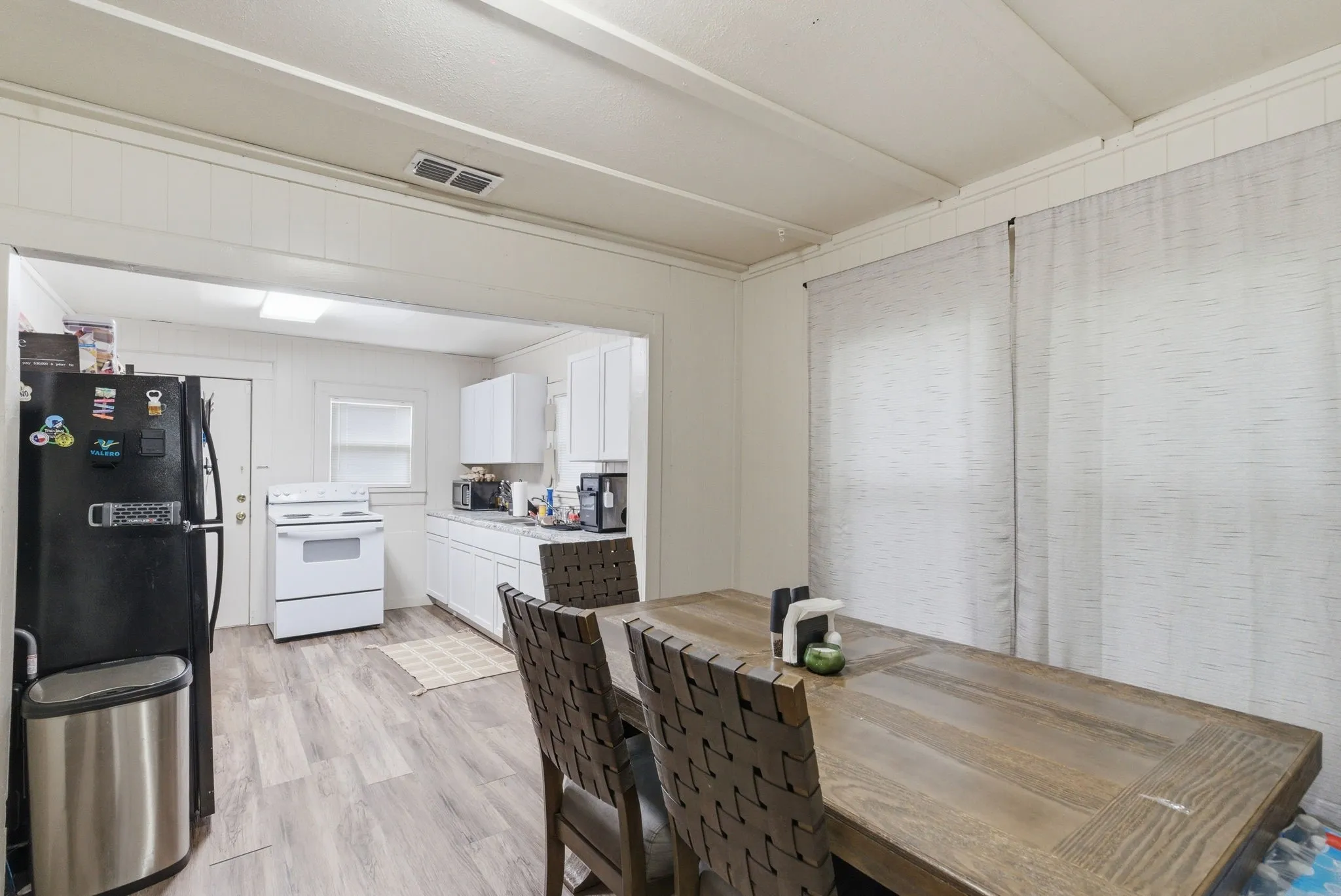 For Sale in Erath County , 632 N Ollie Street, Stephenville, Texas 76401, 2 Bedroom, 1 Bathroom, Garage spaces, 0 Sqft, built in 1947, Preowned, mls#21247901, Real Estate Agent in Stephenville, Homes For Sale in Erath county, Homes For Sale in Stephenville, Realtor in Stephenville Texas, Real Estate Brokerage Independent Realty Texas, Luminita Cordes Realtor