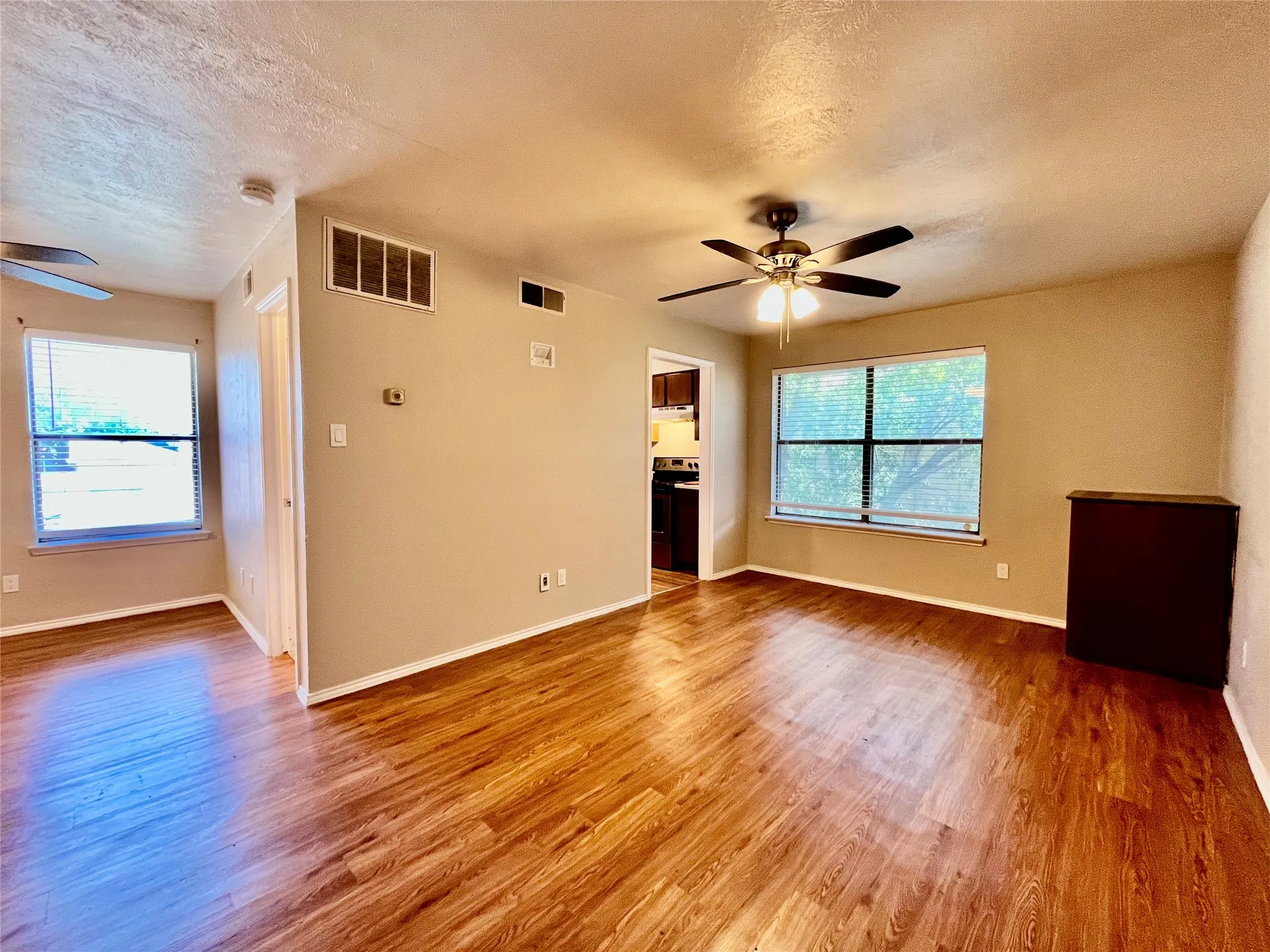 Apartment For Rent in Denton County , 2526 W Prairie Street 205, Denton, Texas 76201, 1 Bedroom, 1 Bathroom, Garage spaces, 420 Sqft, built in 1985, Preowned, mls#21255451, Real Estate Agent in Denton, Homes For Rent in Denton county, Homes For Rent in Denton, Realtor in Denton Texas, Real Estate Brokerage Independent Realty Texas, Luminita Cordes Realtor