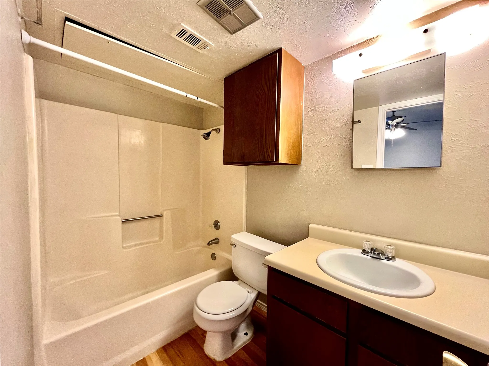 Apartment For Rent in Denton County , 2526 W Prairie Street 205, Denton, Texas 76201, 1 Bedroom, 1 Bathroom, Garage spaces, 420 Sqft, built in 1985, Preowned, mls#21255451, Real Estate Agent in Denton, Homes For Rent in Denton county, Homes For Rent in Denton, Realtor in Denton Texas, Real Estate Brokerage Independent Realty Texas, Luminita Cordes Realtor
