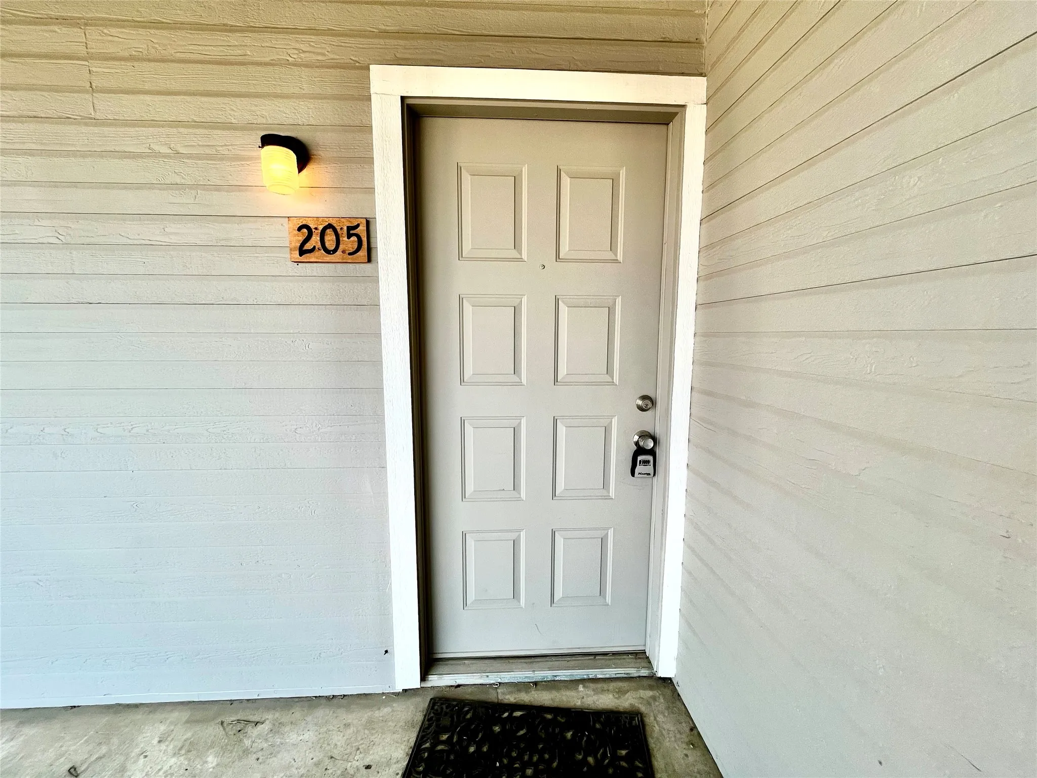 Apartment For Rent in Denton County , 2526 W Prairie Street 205, Denton, Texas 76201, 1 Bedroom, 1 Bathroom, Garage spaces, 420 Sqft, built in 1985, Preowned, mls#21255451, Real Estate Agent in Denton, Homes For Rent in Denton county, Homes For Rent in Denton, Realtor in Denton Texas, Real Estate Brokerage Independent Realty Texas, Luminita Cordes Realtor