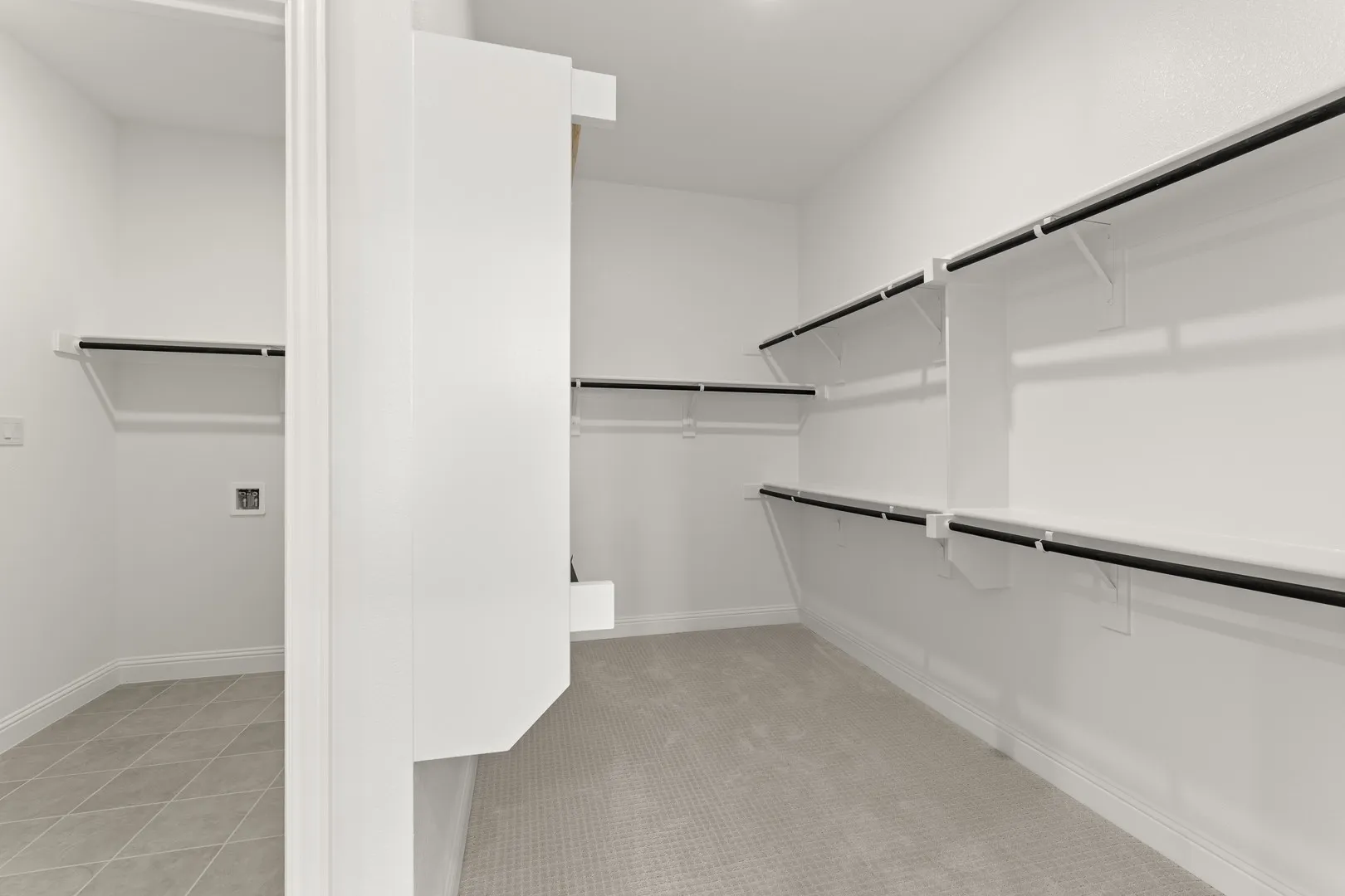 16. 507 Pinnacles - Closet
