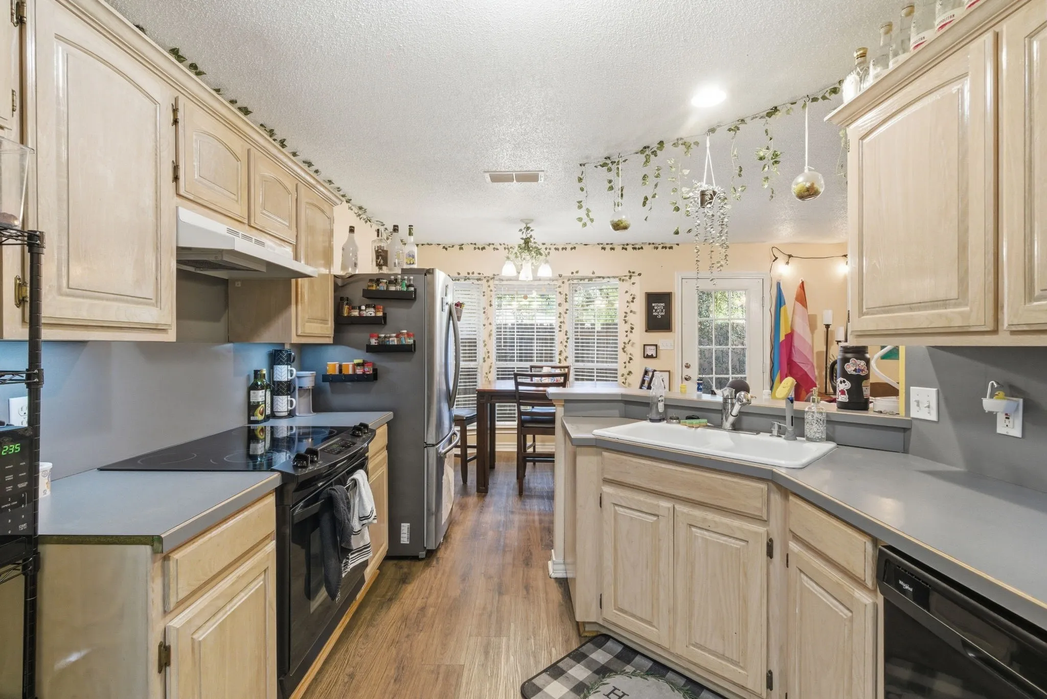 For Sale in Erath County , 1723 Sully Court, Stephenville, Texas 76401, 3 Bedroom, 2 Bathroom, 2 Garage spaces, 0 Sqft, built in 1998, Preowned, mls#21247812, Real Estate Agent in Stephenville, Homes For Sale in Erath county, Homes For Sale in Stephenville, Realtor in Stephenville Texas, Real Estate Brokerage Independent Realty Texas, Luminita Cordes Realtor